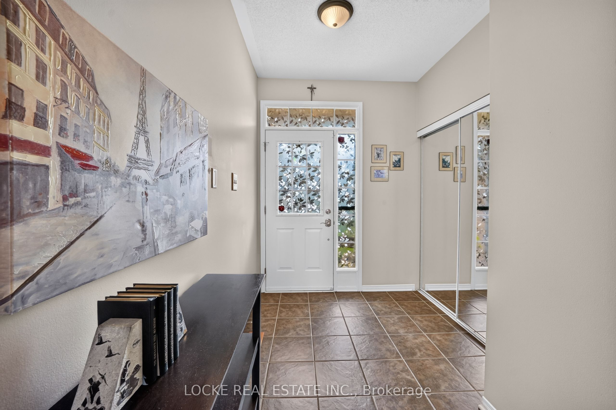 1127 Brasseur Crescent, Orleans - Cumberland and Area, ON K4A 5A2 photo 4