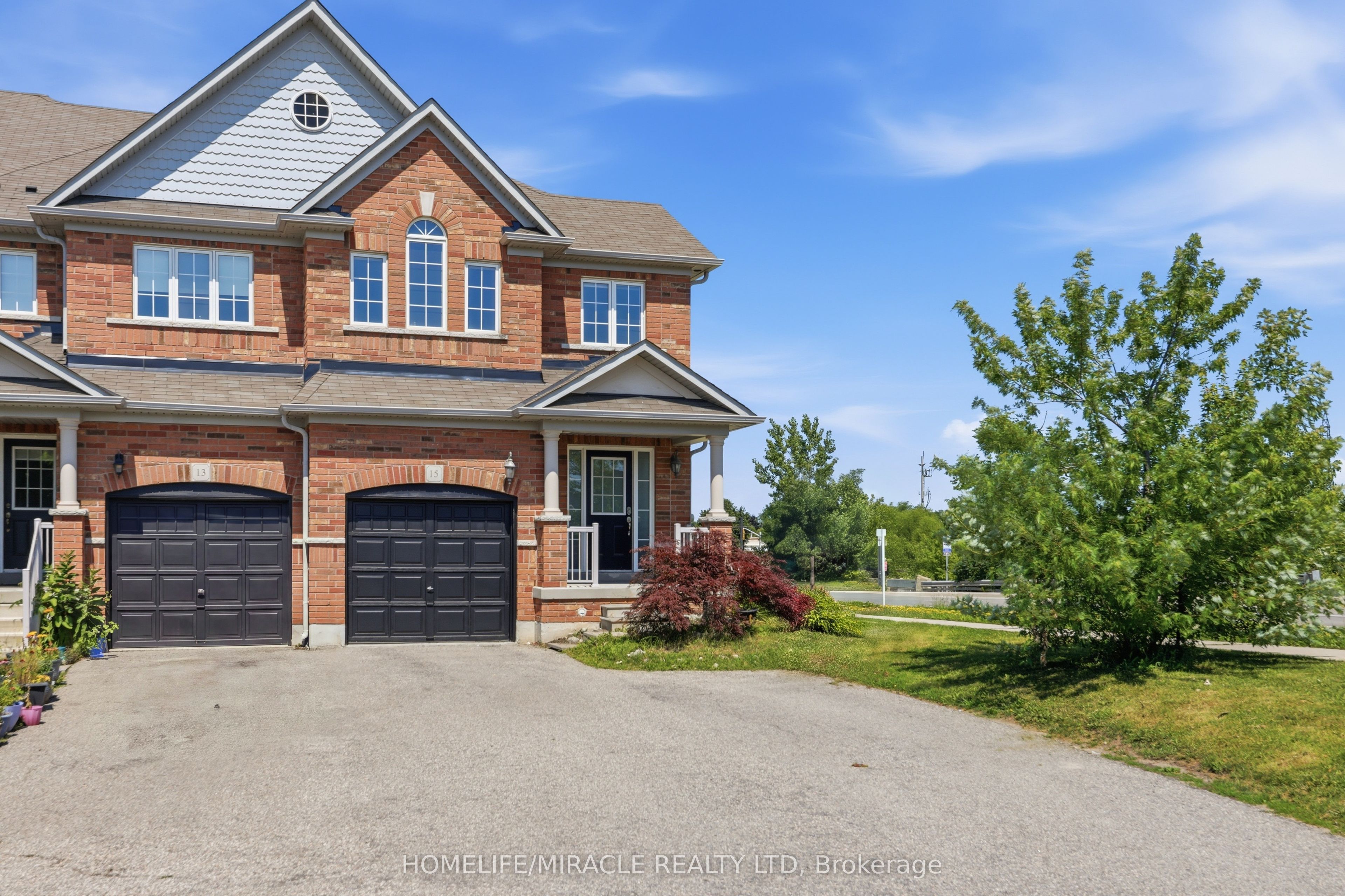 15 Mcphail Place, Hamilton, ON L8B 0R5 photo 2