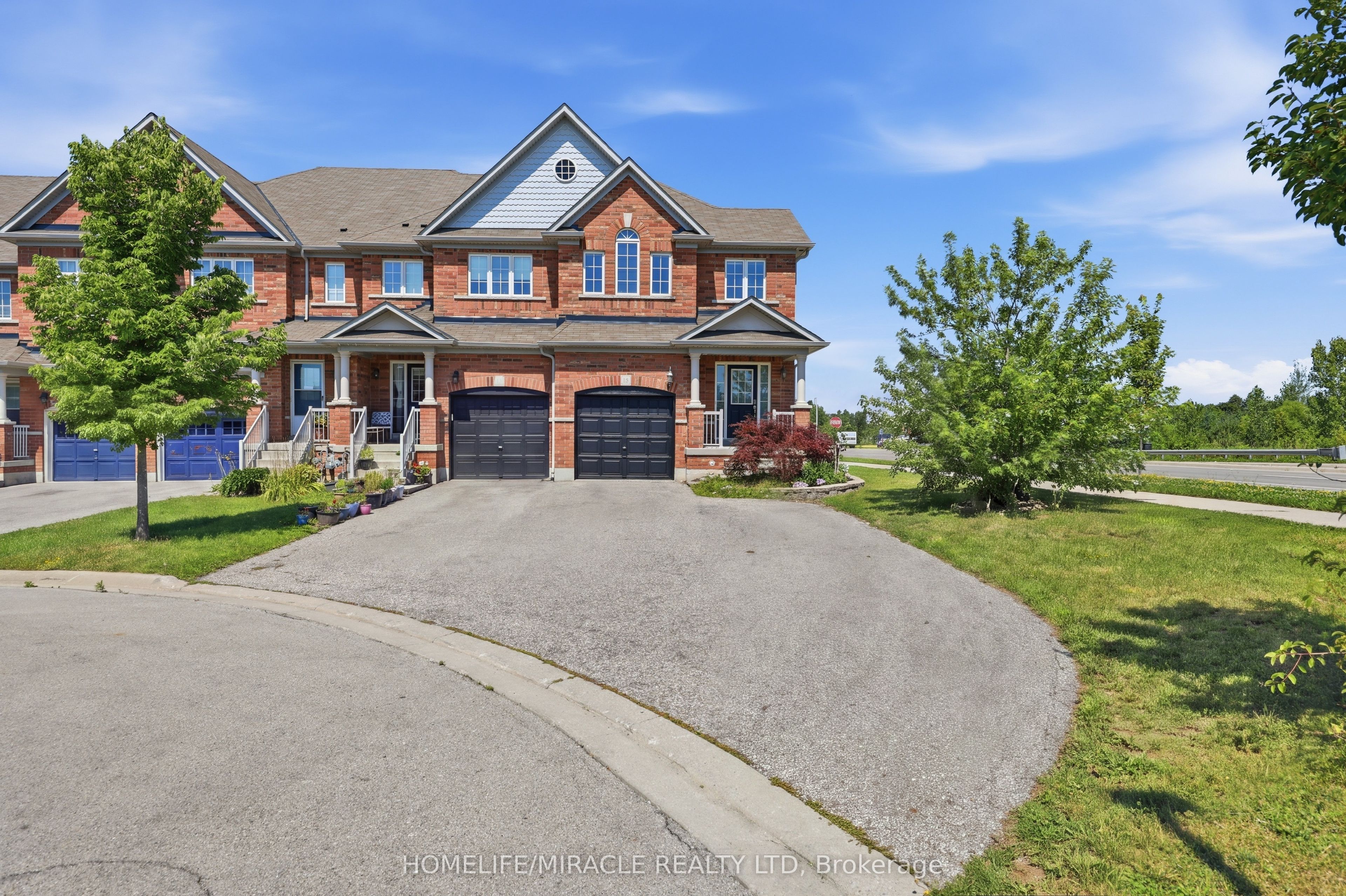 15 Mcphail Place, Hamilton, ON L8B 0R5 photo 3