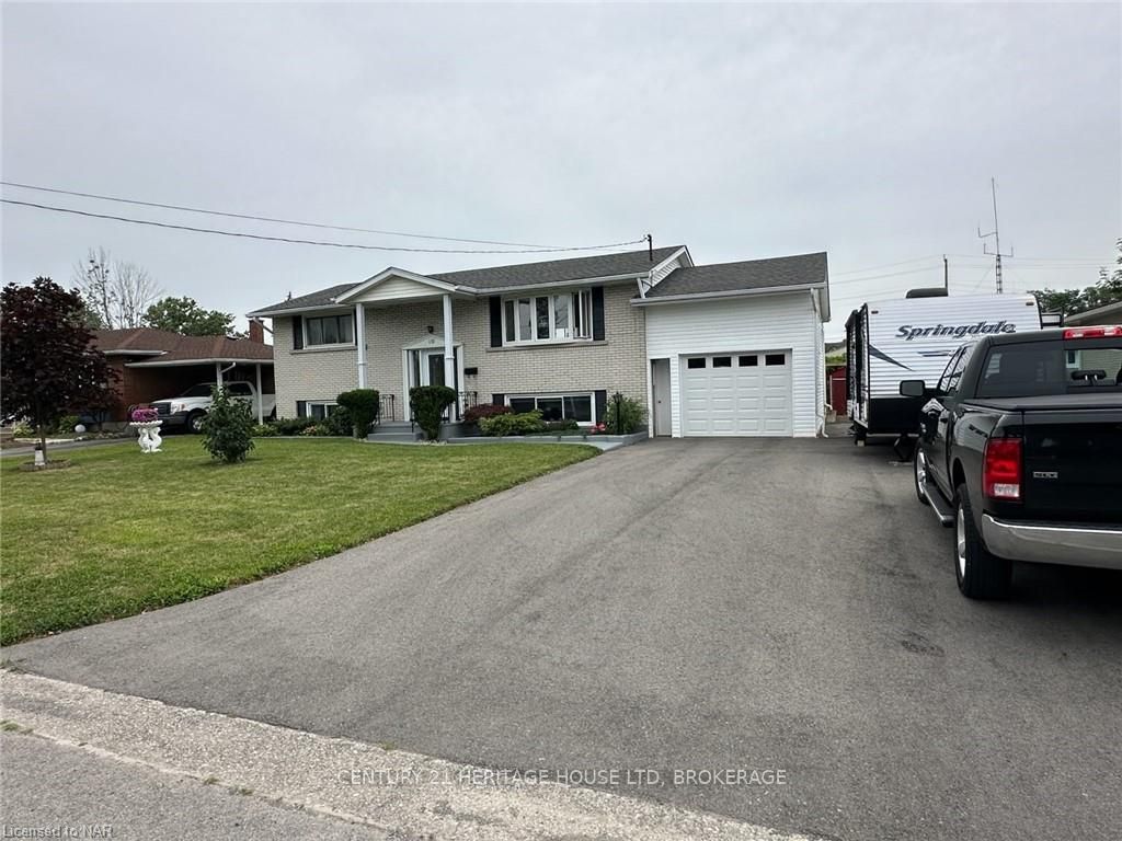 10 MADISON Street, Fort Erie, ON L2A 3Z8 photo 2