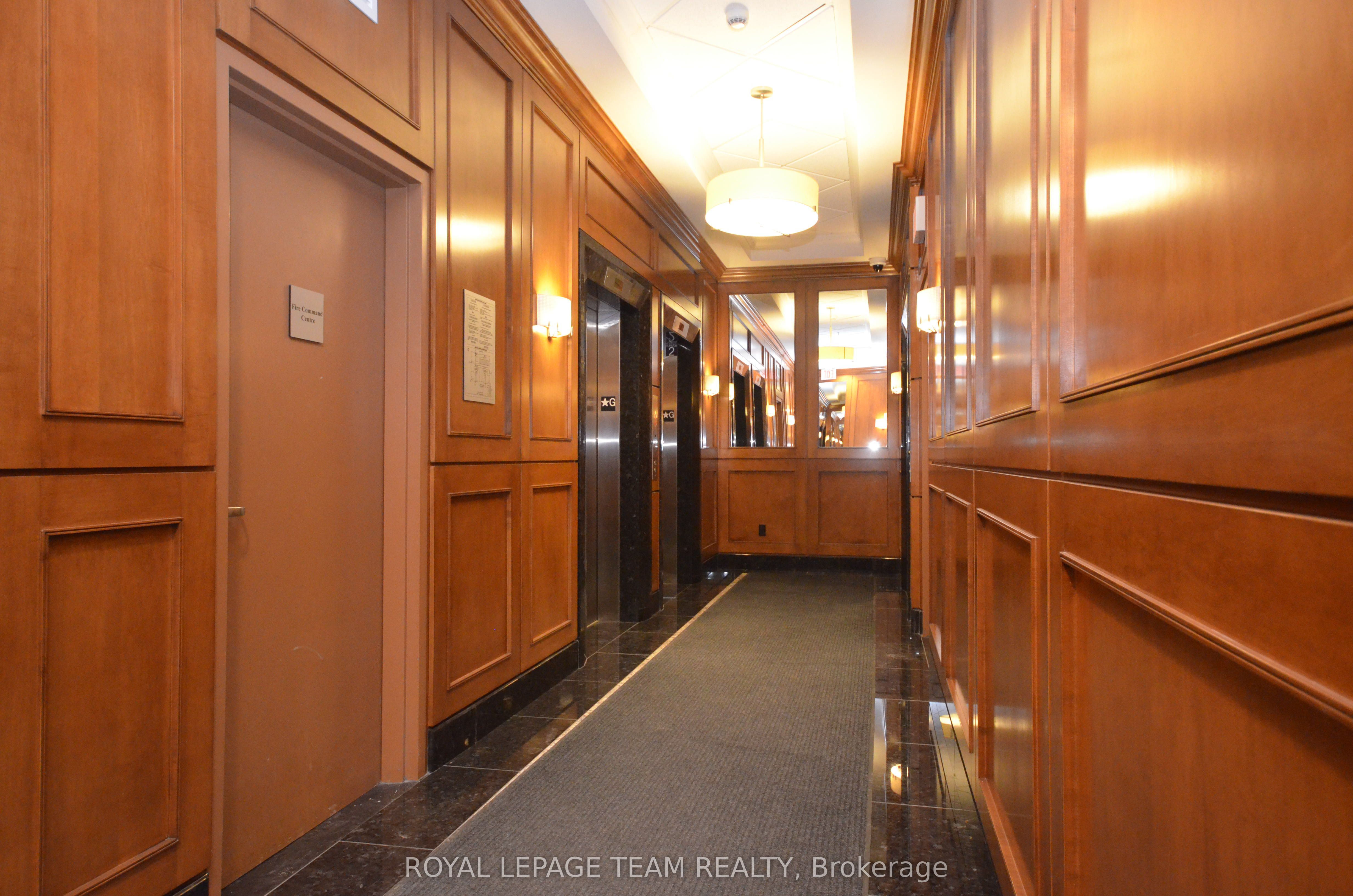 242 RIDEAU Street 404, Lower Town - Sandy Hill, ON K1N 0B7 photo 3