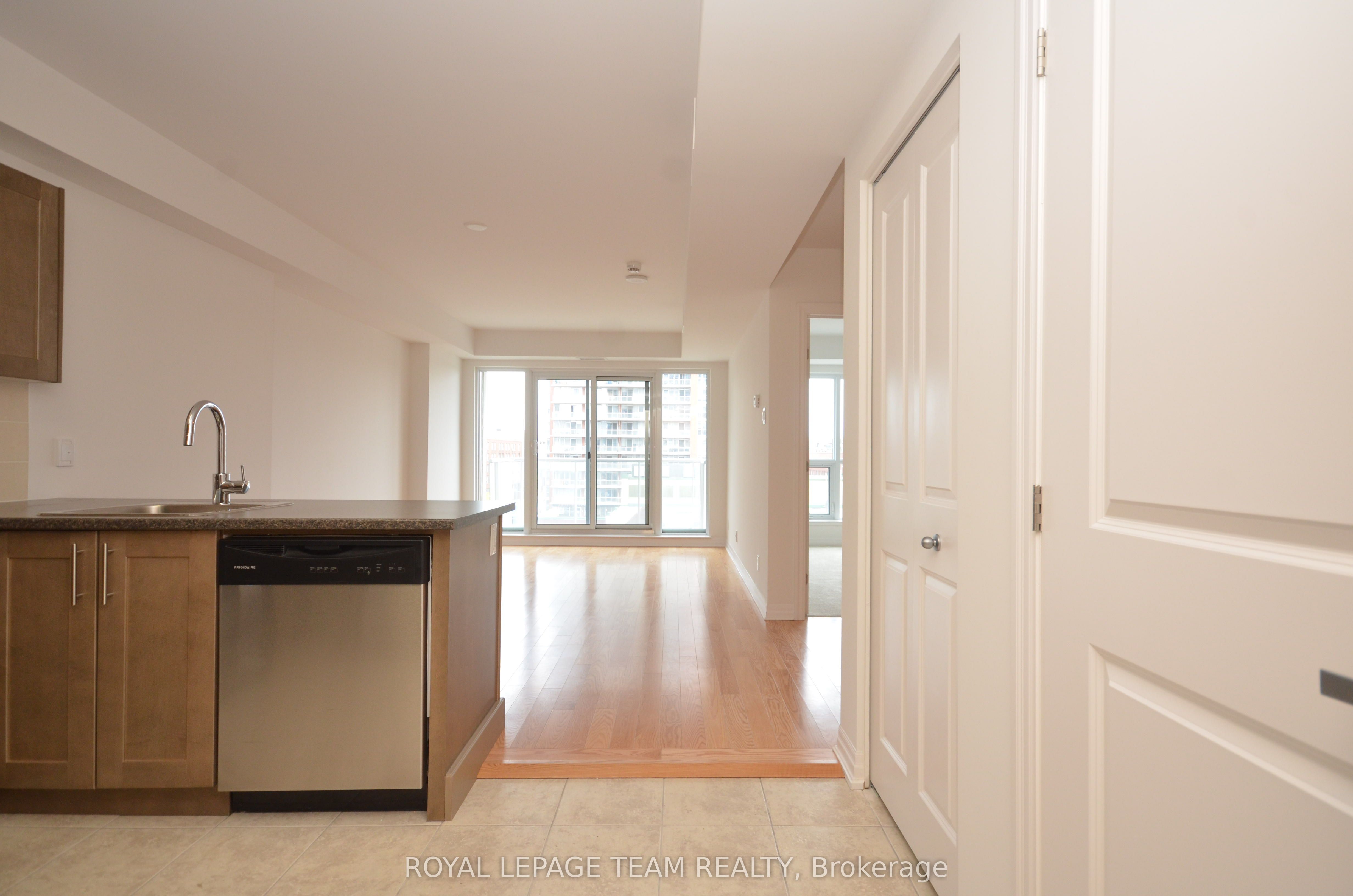 242 RIDEAU Street 404, Lower Town - Sandy Hill, ON K1N 0B7 photo 5