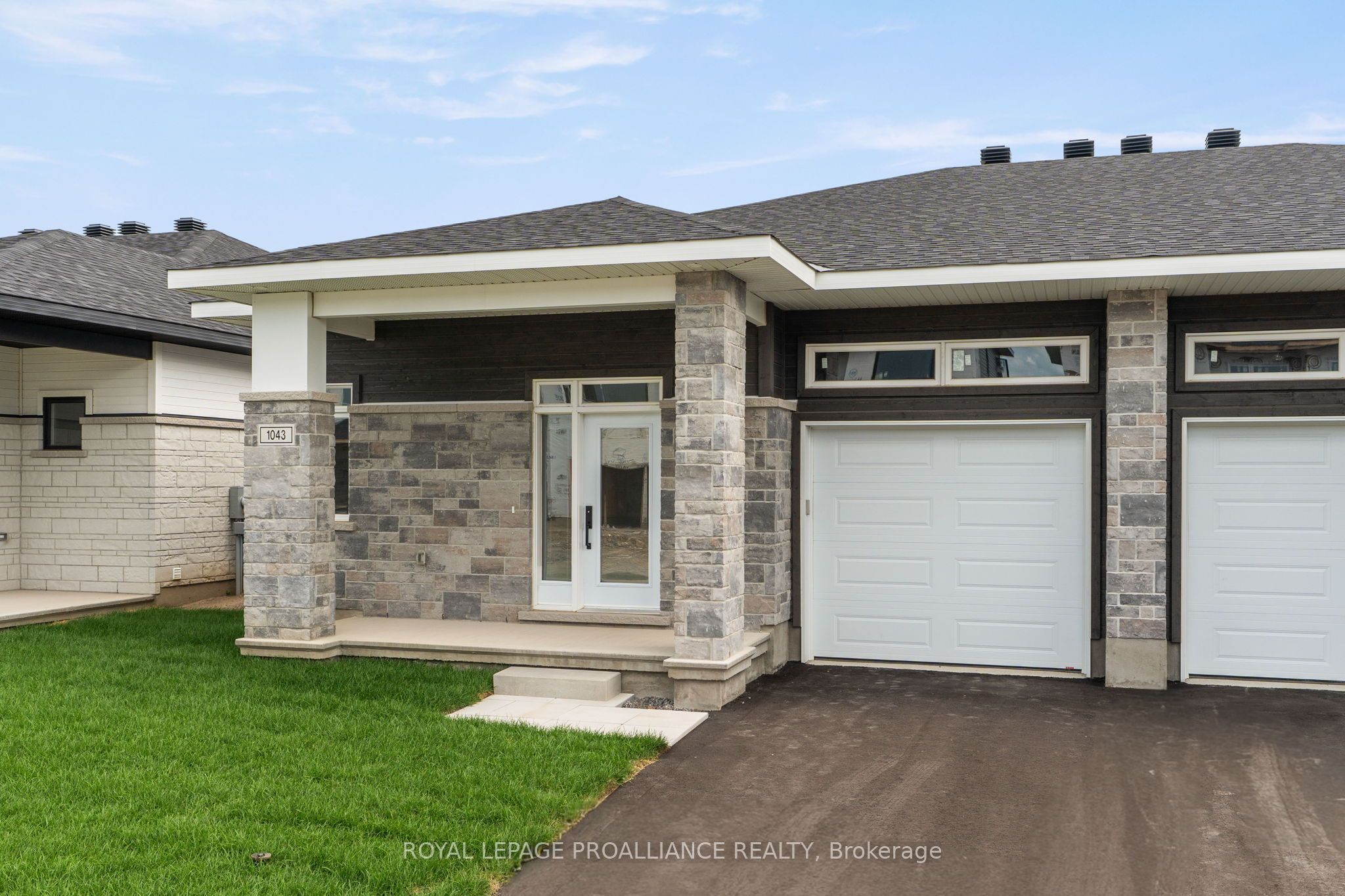 1043 Moore Street, Brockville, ON K6V 0H1 photo 3