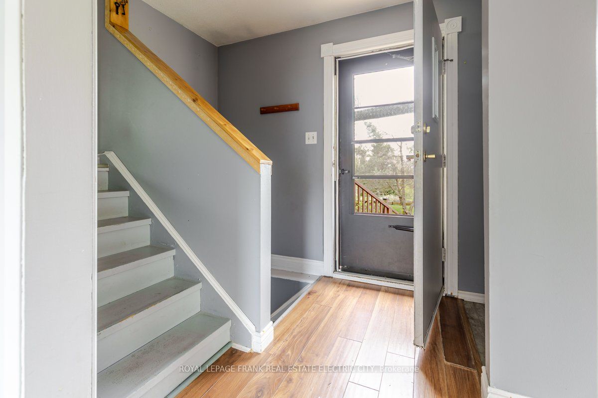 293 Welsh Street, Peterborough, ON K9H 1K8 photo 3