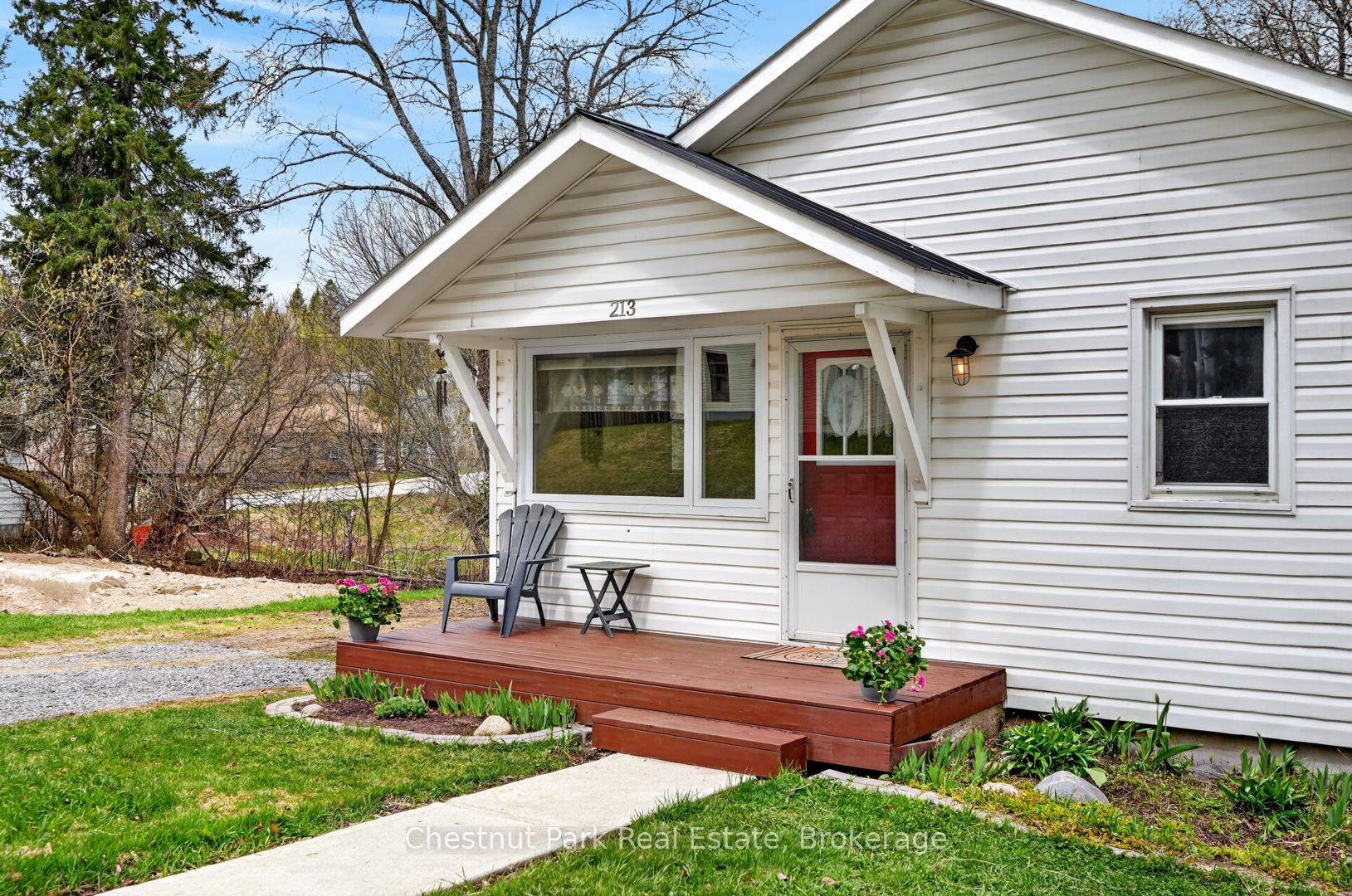 213 Yonge Street, Burk's Falls, ON P0A 1C0 photo 4