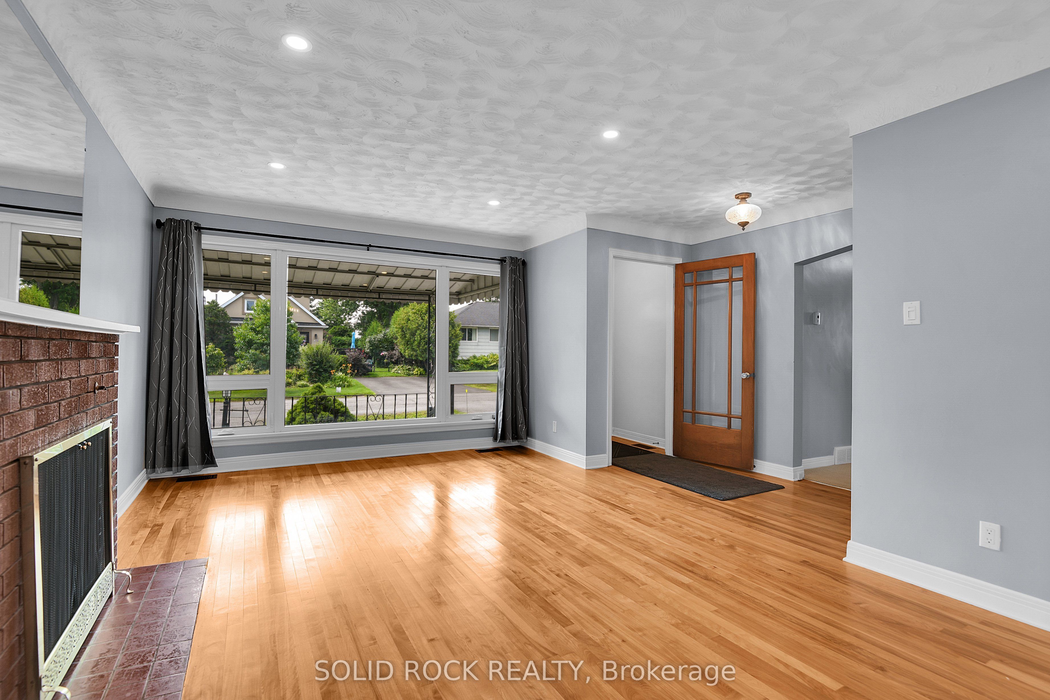 1227 Portland Avenue, Hunt Club - South Keys and Area, ON K1V 6G1 photo 4