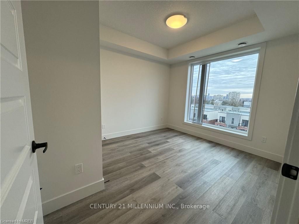 107 Roger Street 611, Waterloo, ON N2J 1A4 photo 4