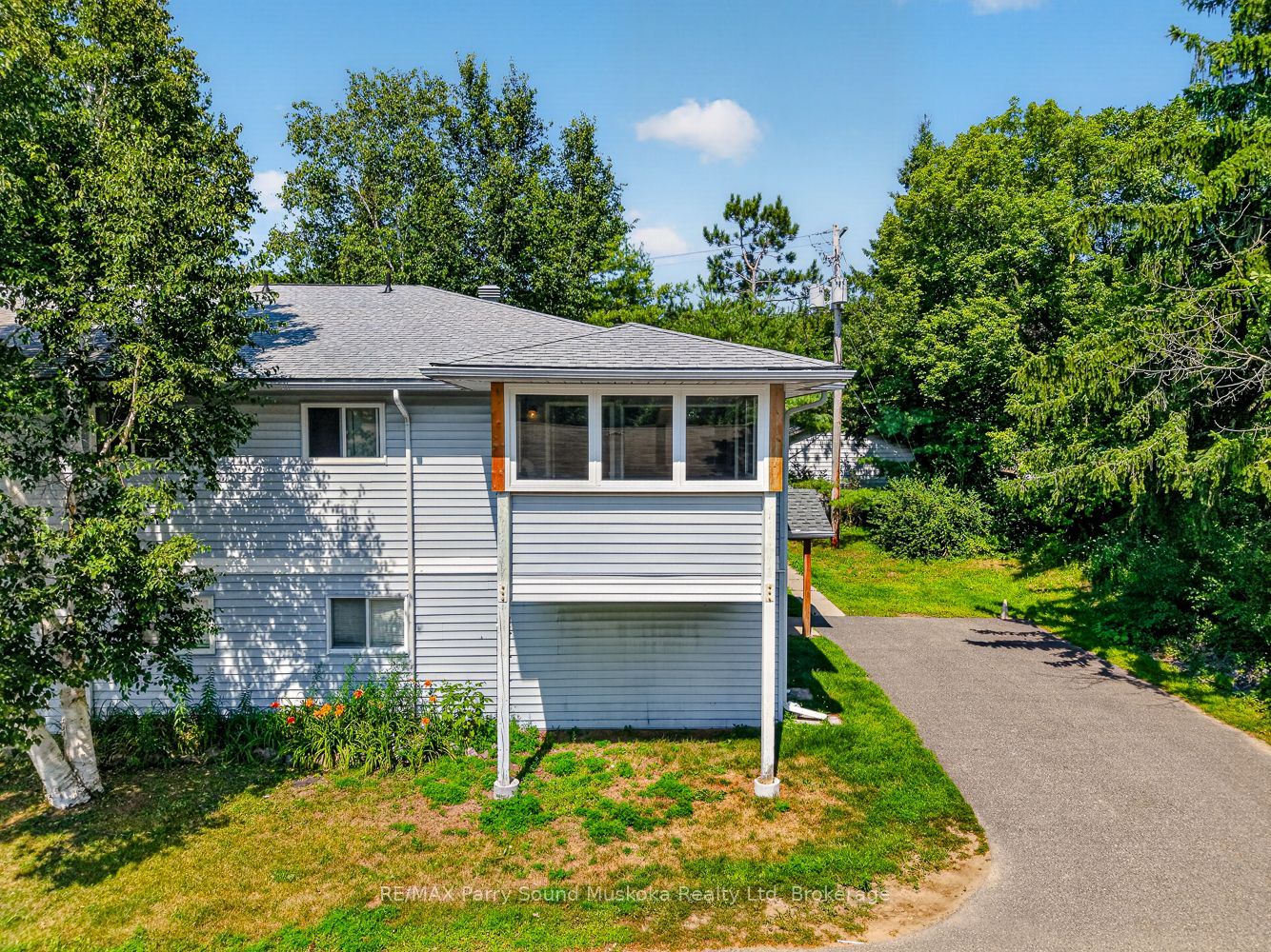 1 Georgian Bay Avenue 206, Parry Sound, ON P2A 3B1 photo 3