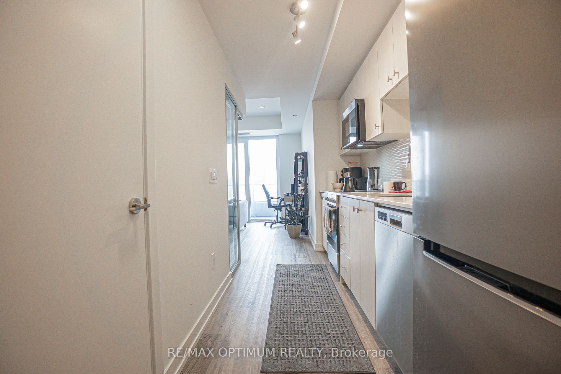 15 Wellington Street 603, Kitchener, ON N2G 0E4 photo 3
