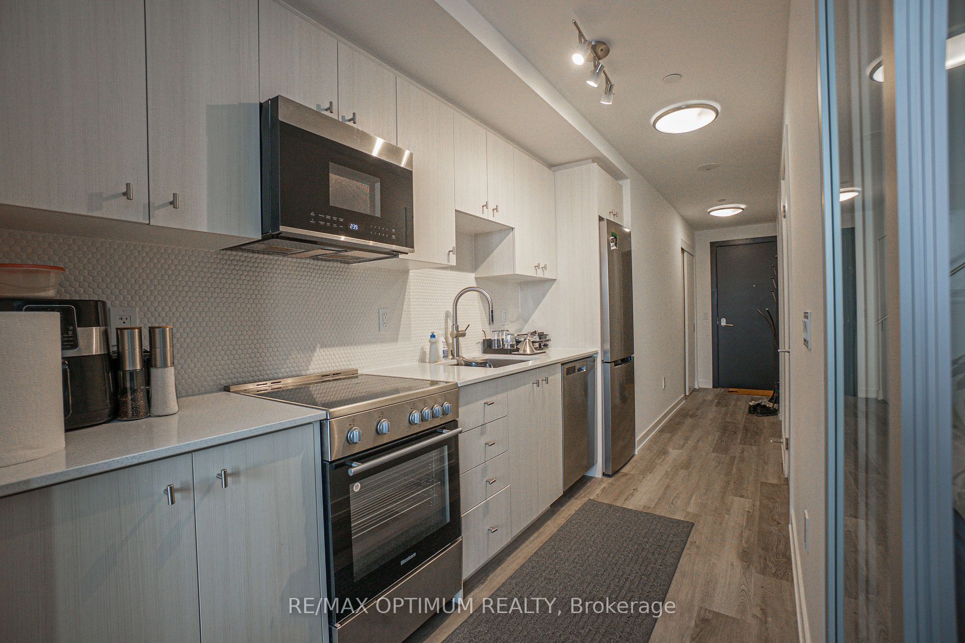 15 Wellington Street 603, Kitchener, ON N2G 0E4 photo 4