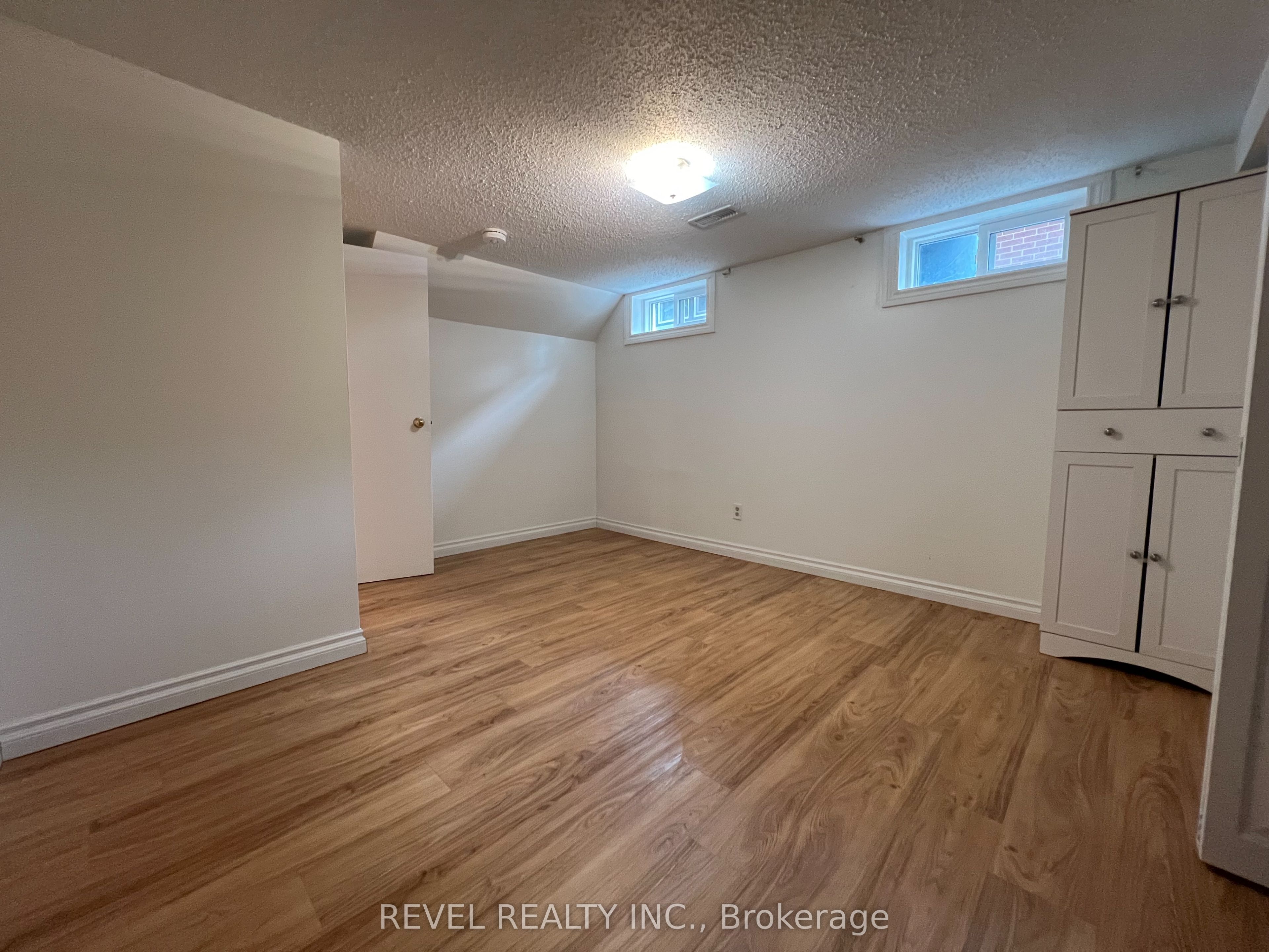 9 Collingwood Street Lower, Guelph, ON N1E 3R2 photo 3
