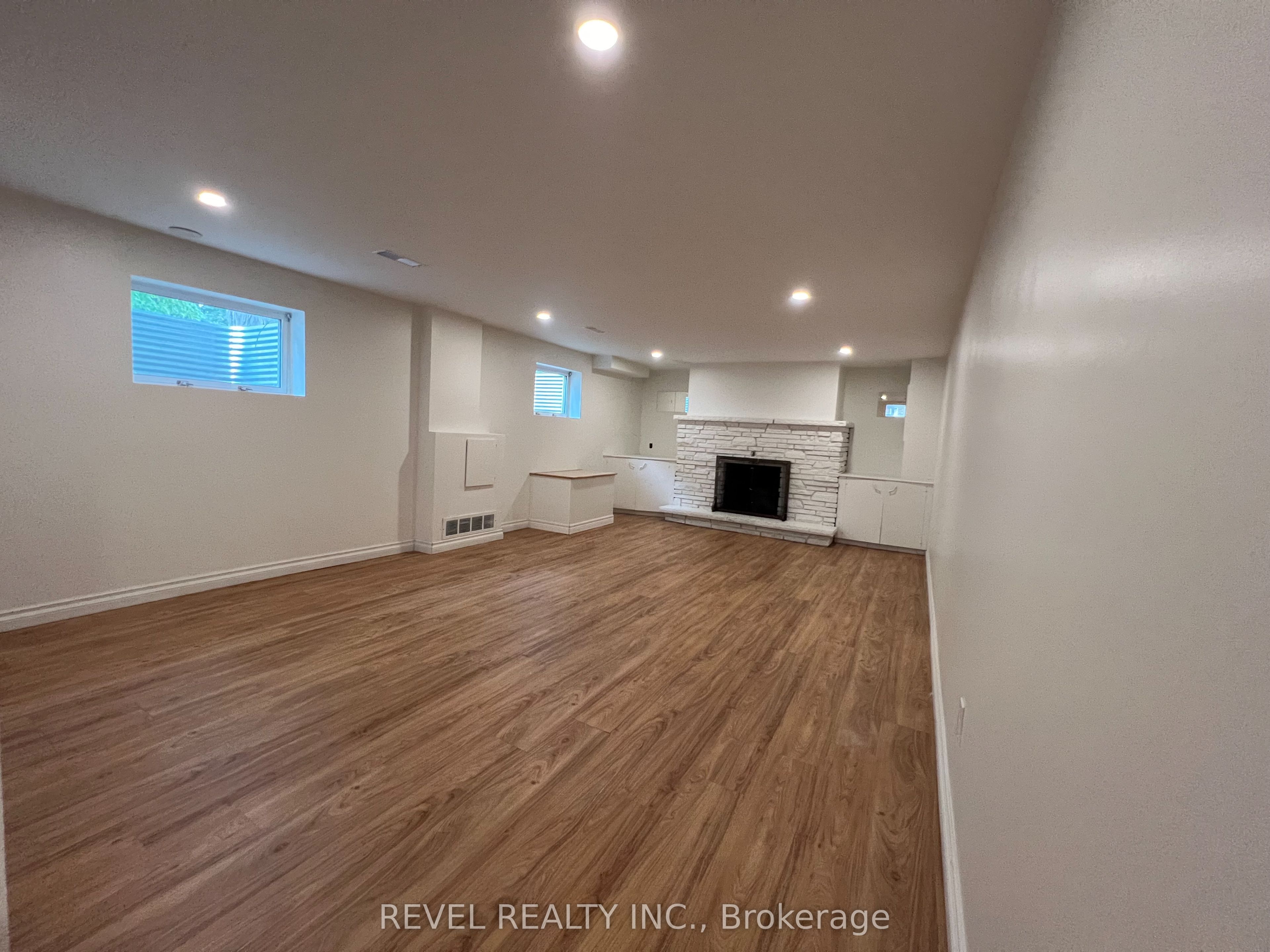 9 Collingwood Street Lower, Guelph, ON N1E 3R2 photo 4