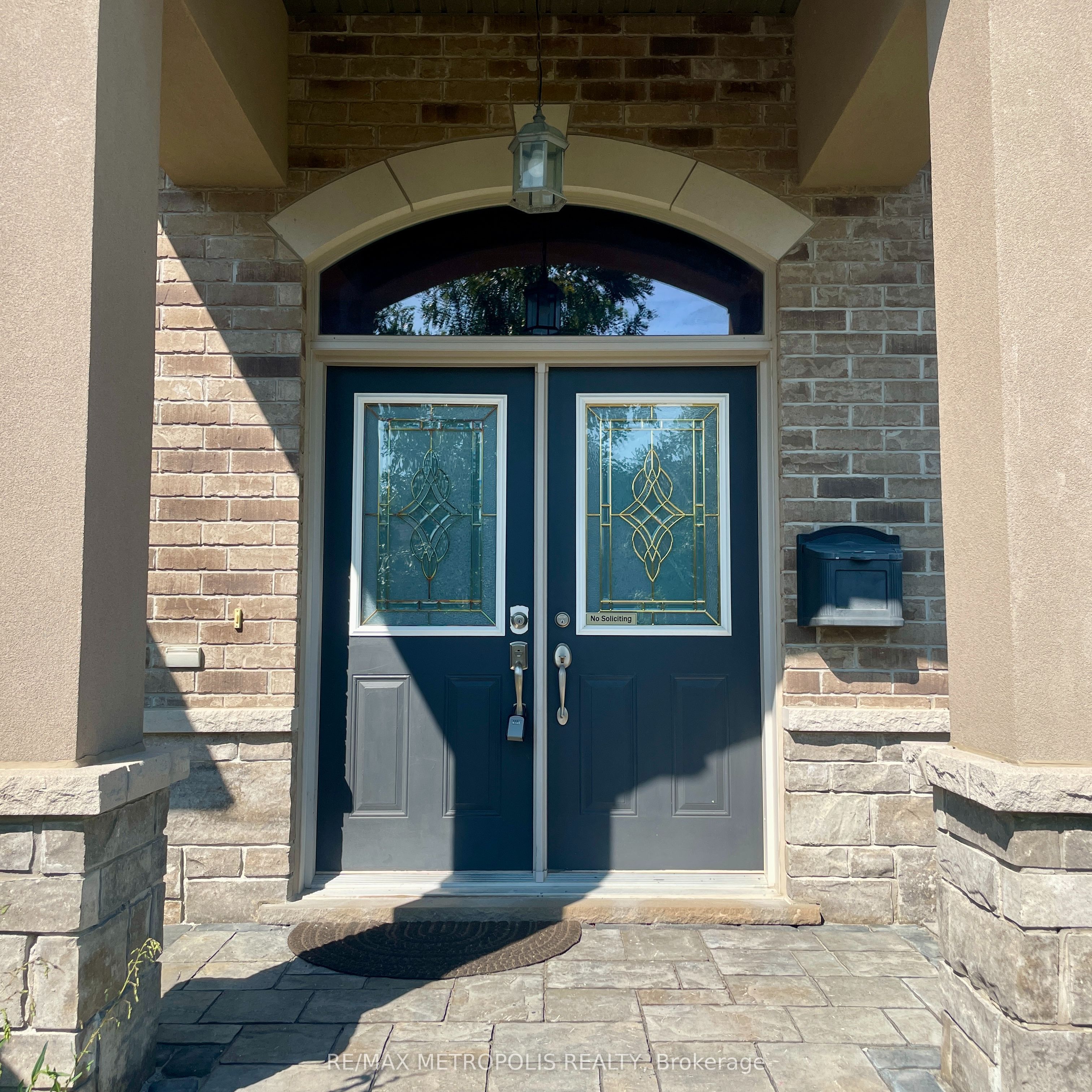 2 Doon Creek Street, Kitchener, ON N2P 2R3 photo 2