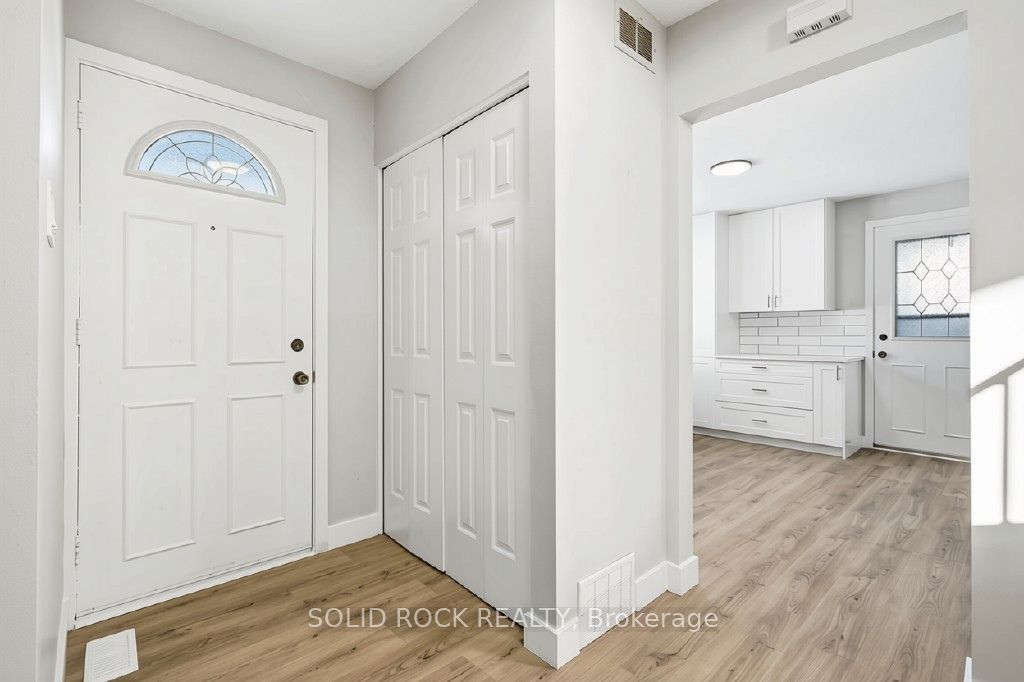 2158 Fillmore Crescent, Beacon Hill North - South and Area, ON K1J 6A4 photo 4