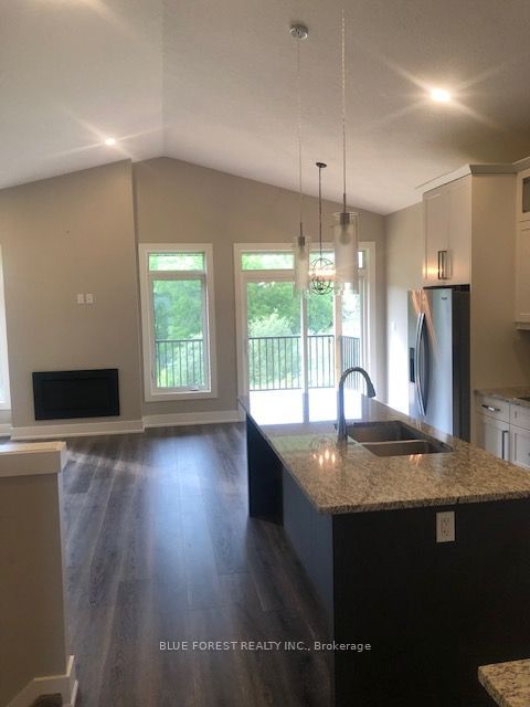 10 Mcpherson Court 2, Central Elgin, ON N5P 0E6 photo 5
