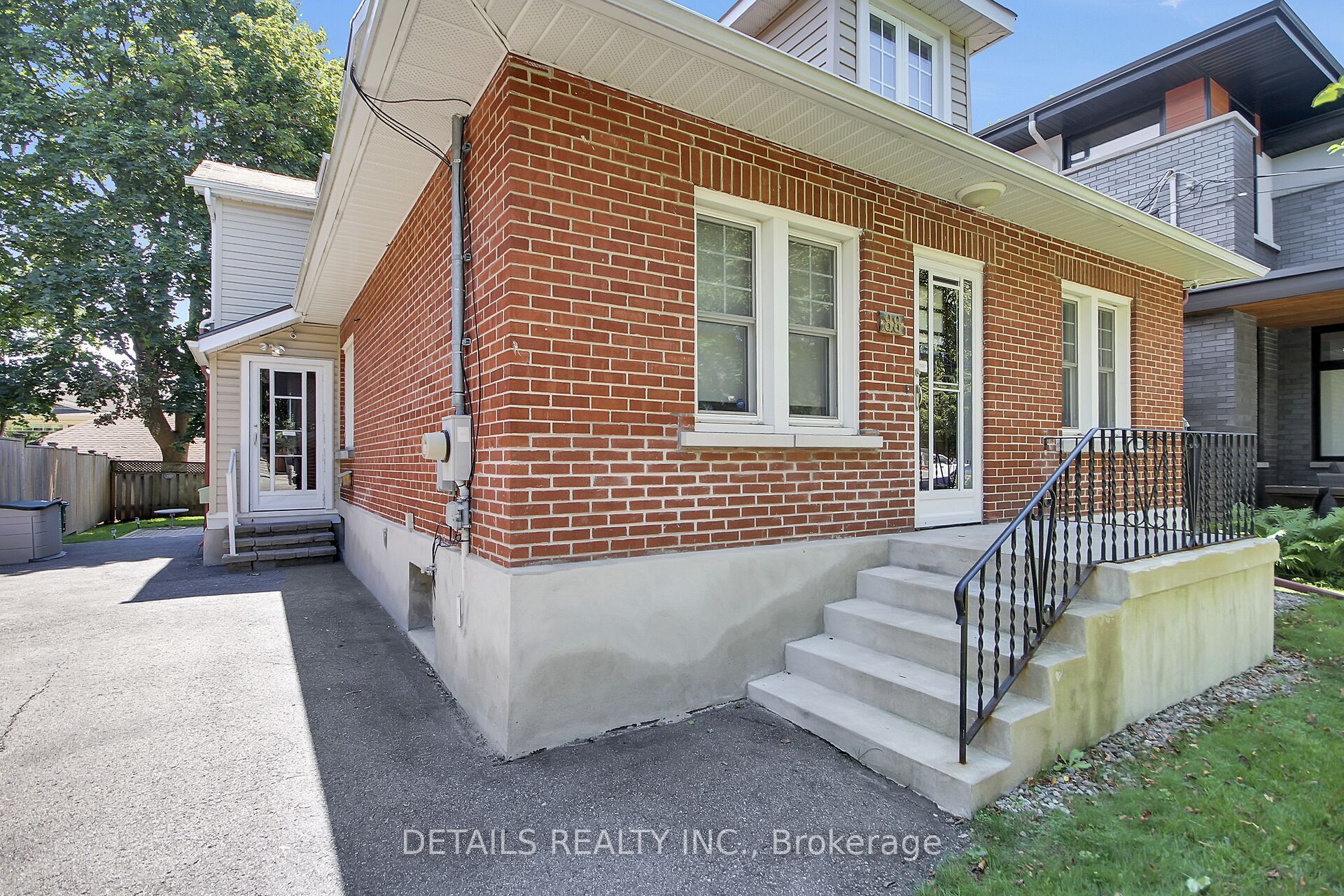 88 Helena Street, Tunneys Pasture and Ottawa West, ON K1Y 3N1 photo 4