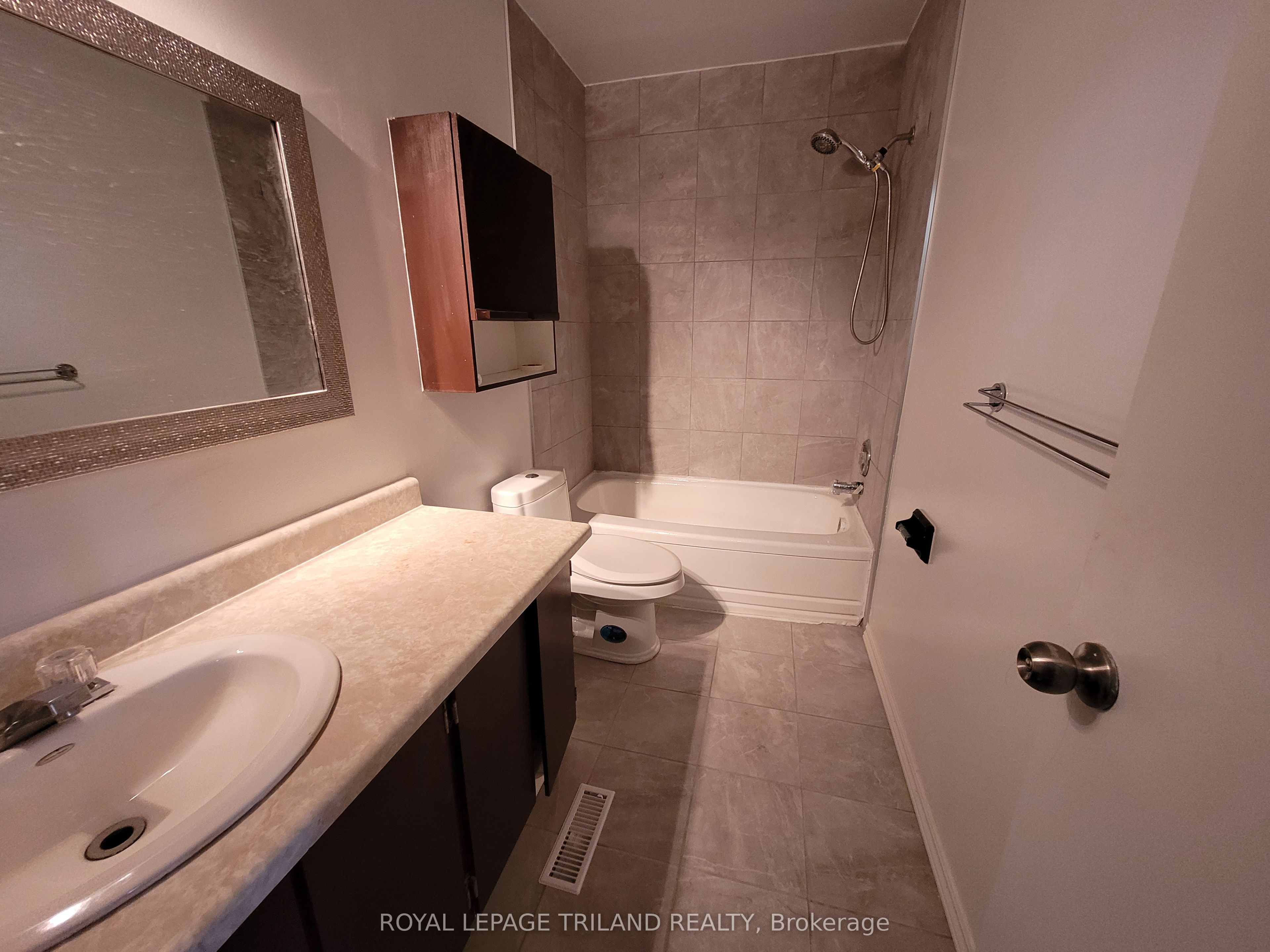 358 Homestead Court 7, London North, ON N6G 2E9 photo 5