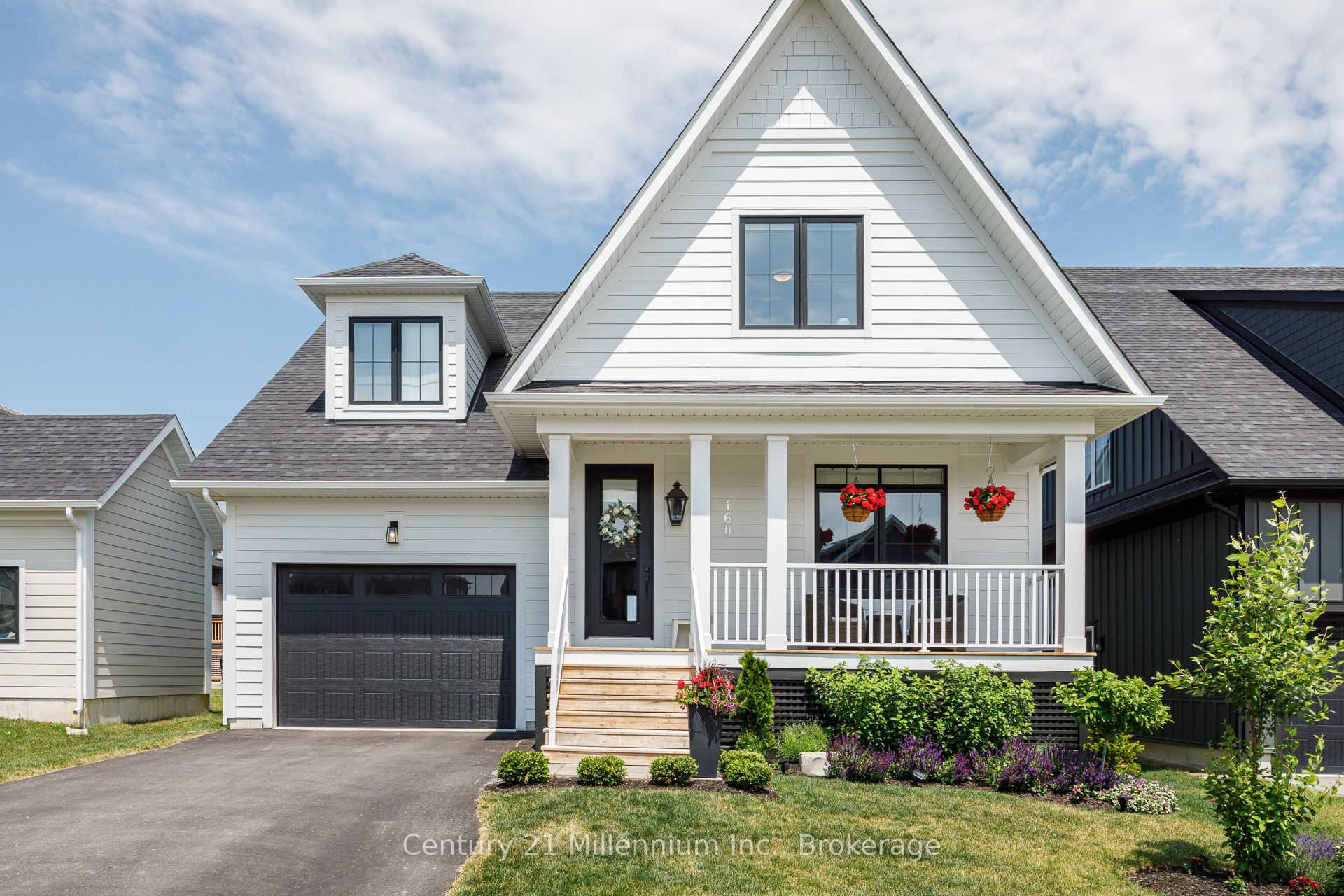 160 Sycamore Street, Blue Mountains, ON L9Y 4E4
