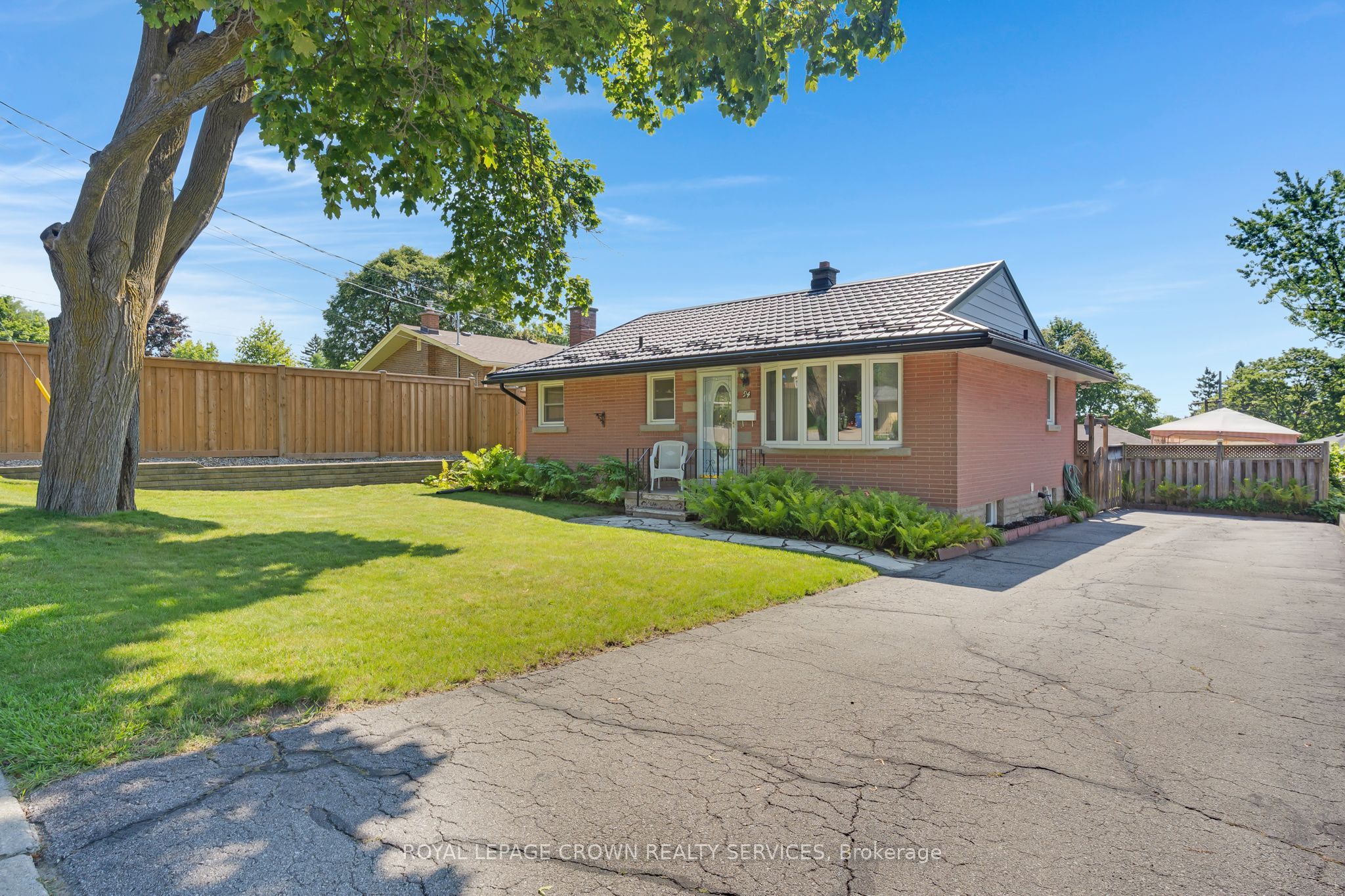 94 Ottawa Crescent, Guelph, ON N1E 2A9 photo 3