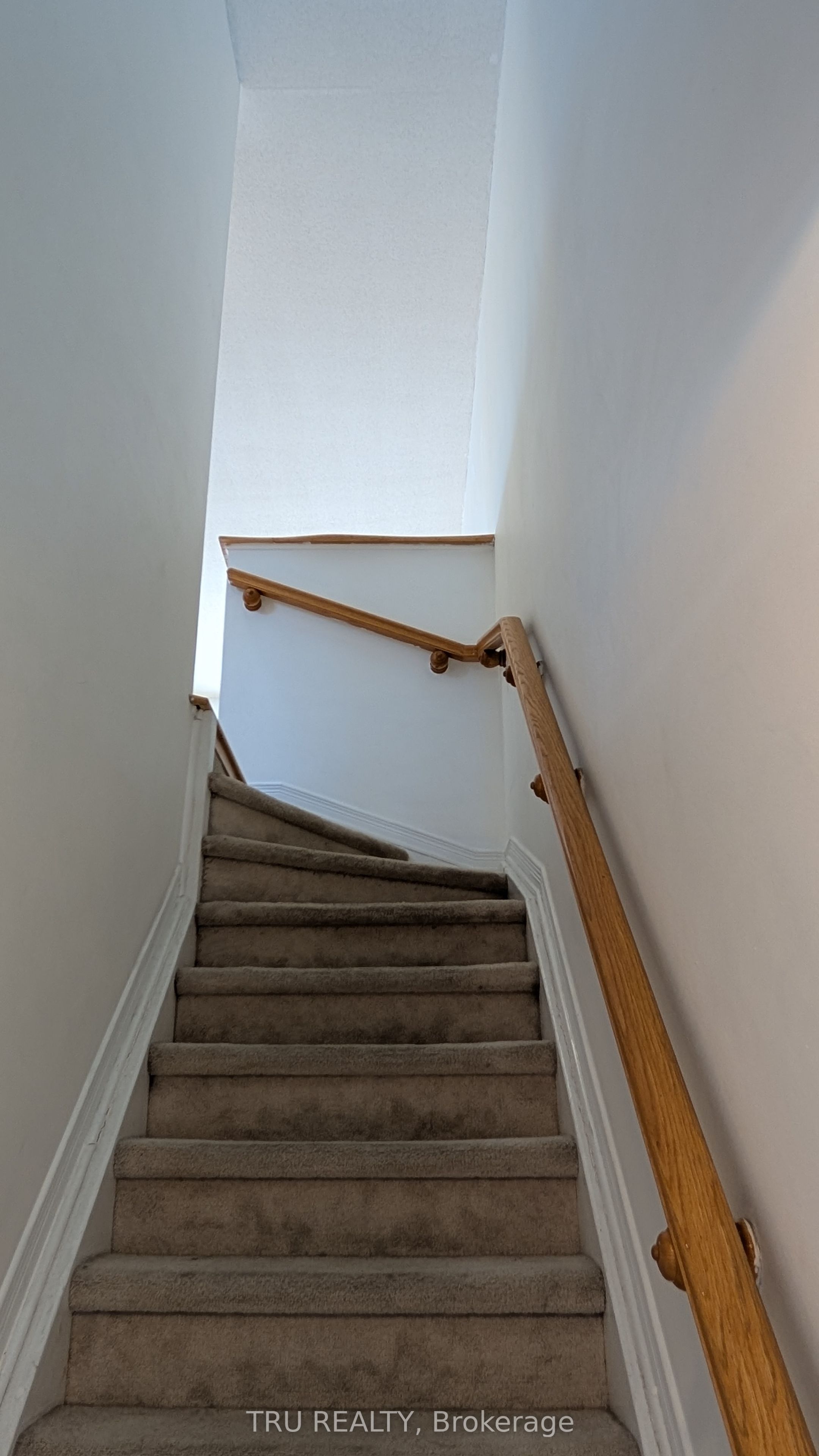 130 Rochester Street 2, West Centre Town, ON K1R 0A3 photo 4