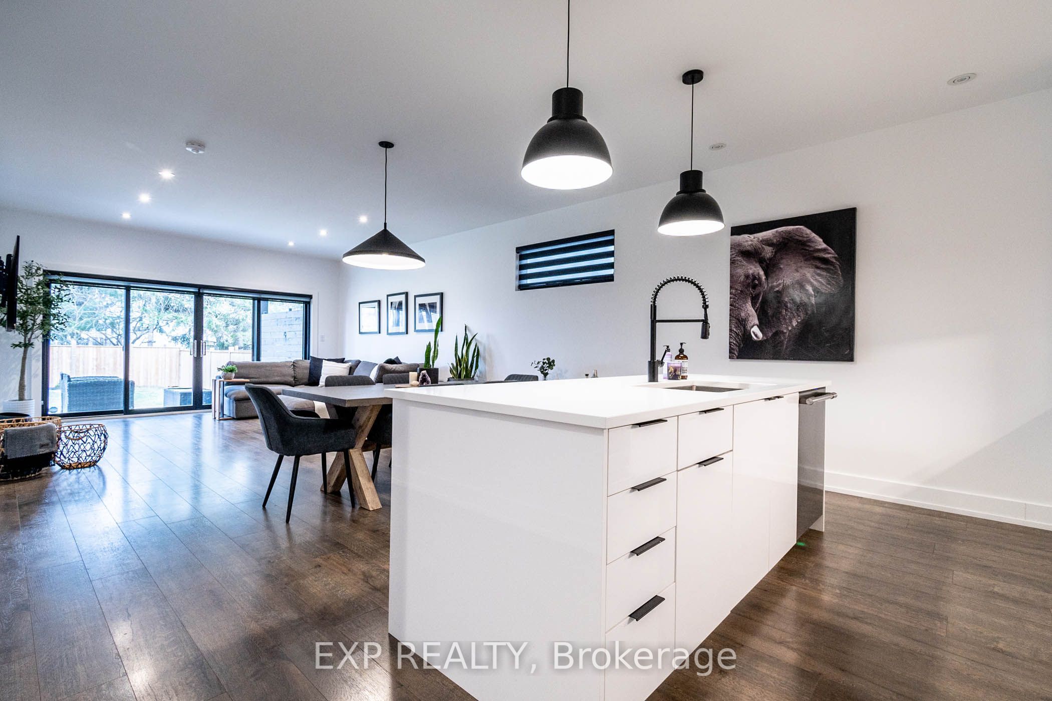 8889 Angie Drive, Niagara Falls, ON L2H 3W8 photo 4