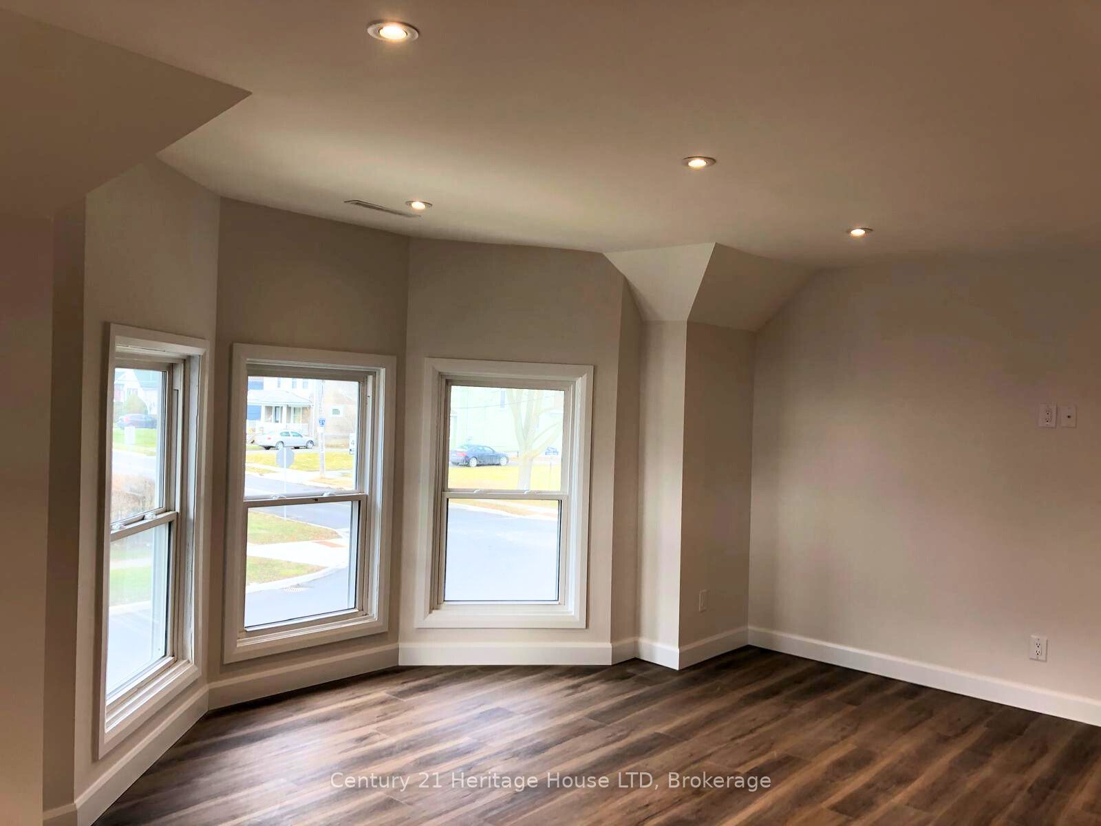 61 Phipps Street UPPER, Fort Erie, ON L2A 2V3 photo 5