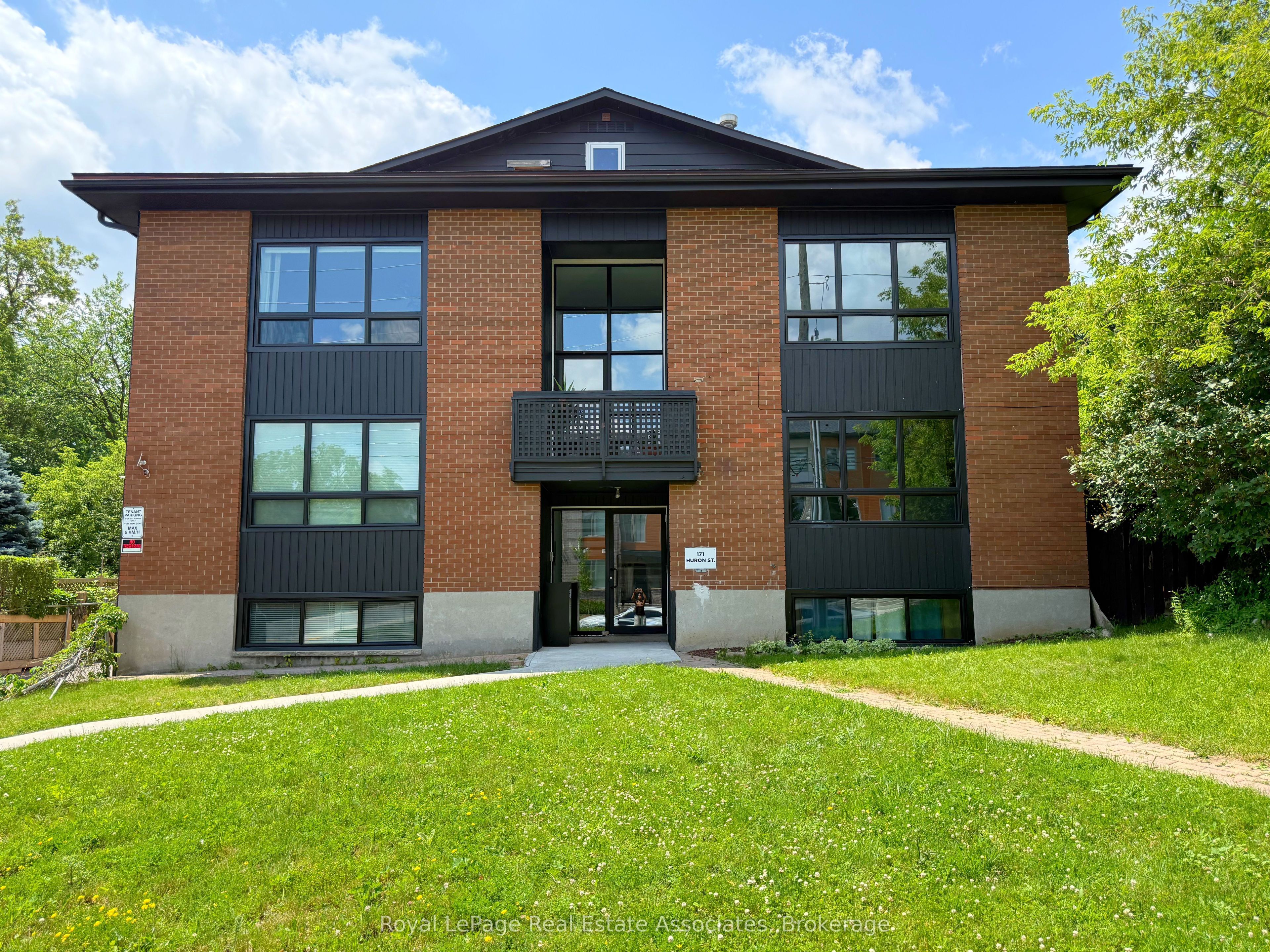171 Huron Street 2, Guelph, ON N1E 5L9