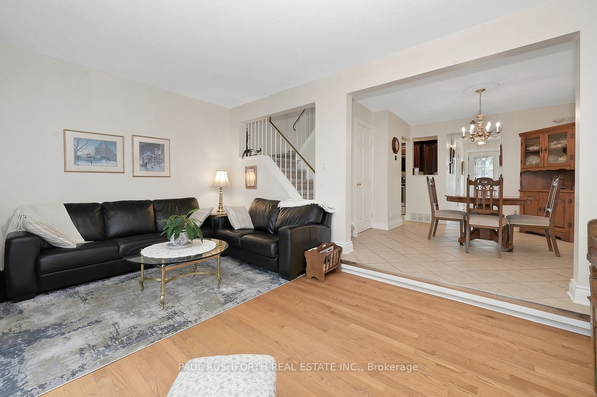 6426 Nuggett Drive, Orleans - Convent Glen and Area, ON K1C 4X8 photo 5