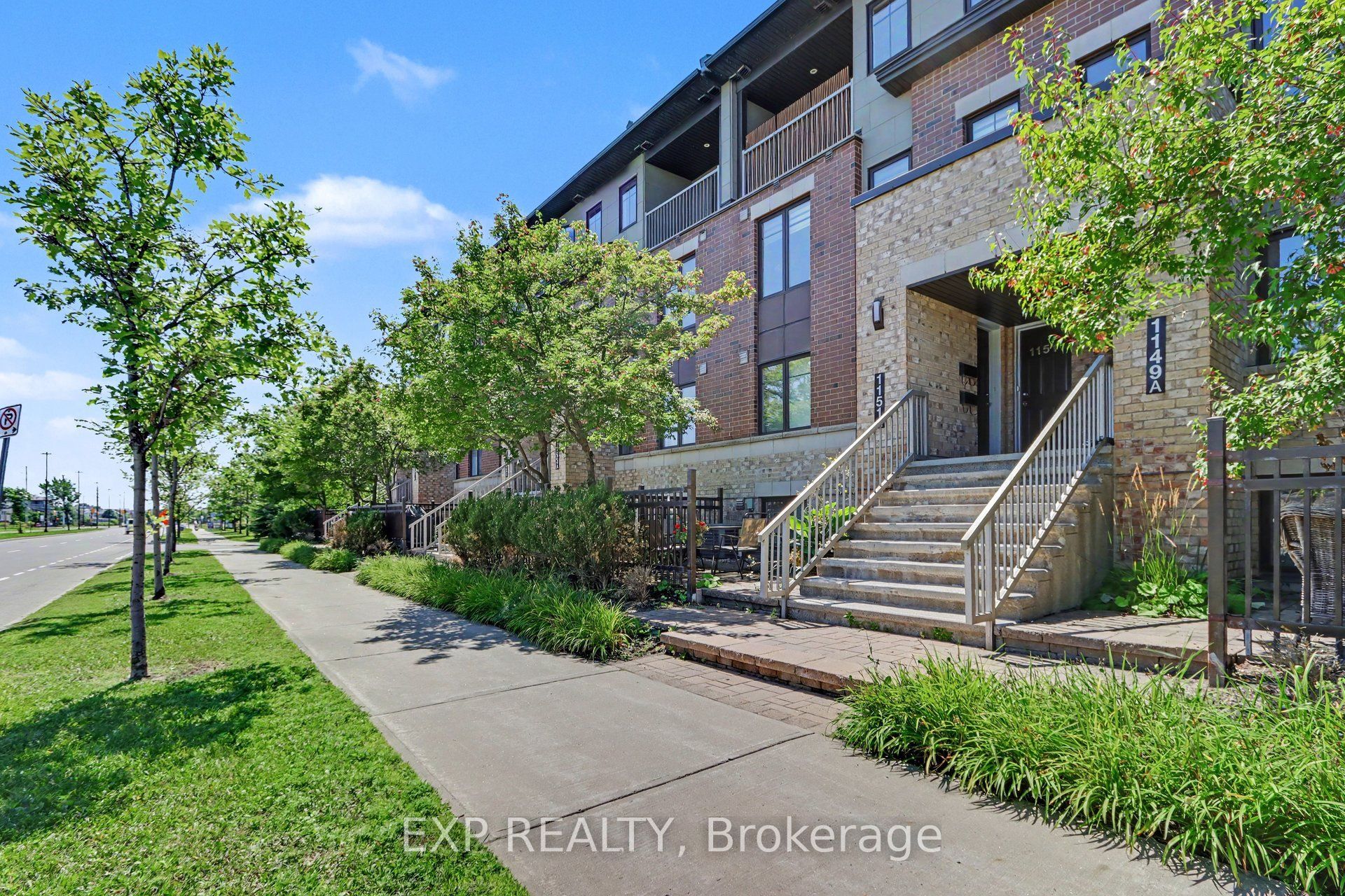 1149 Longfields Drive B, Barrhaven, ON K2J 5R5 photo 3