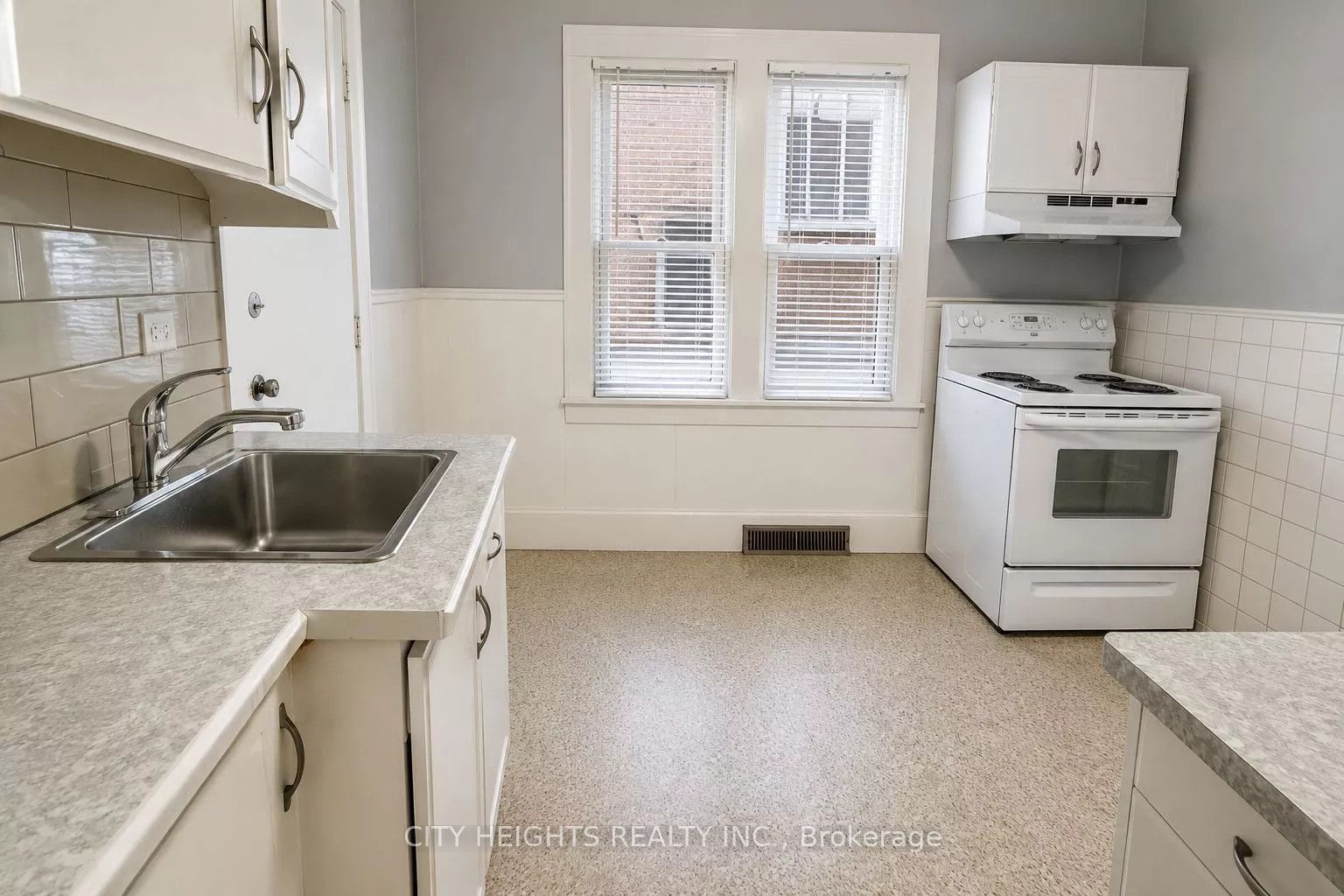 1264 Elsmere Avenue #2, Windsor, ON N8X 4G5 photo 3