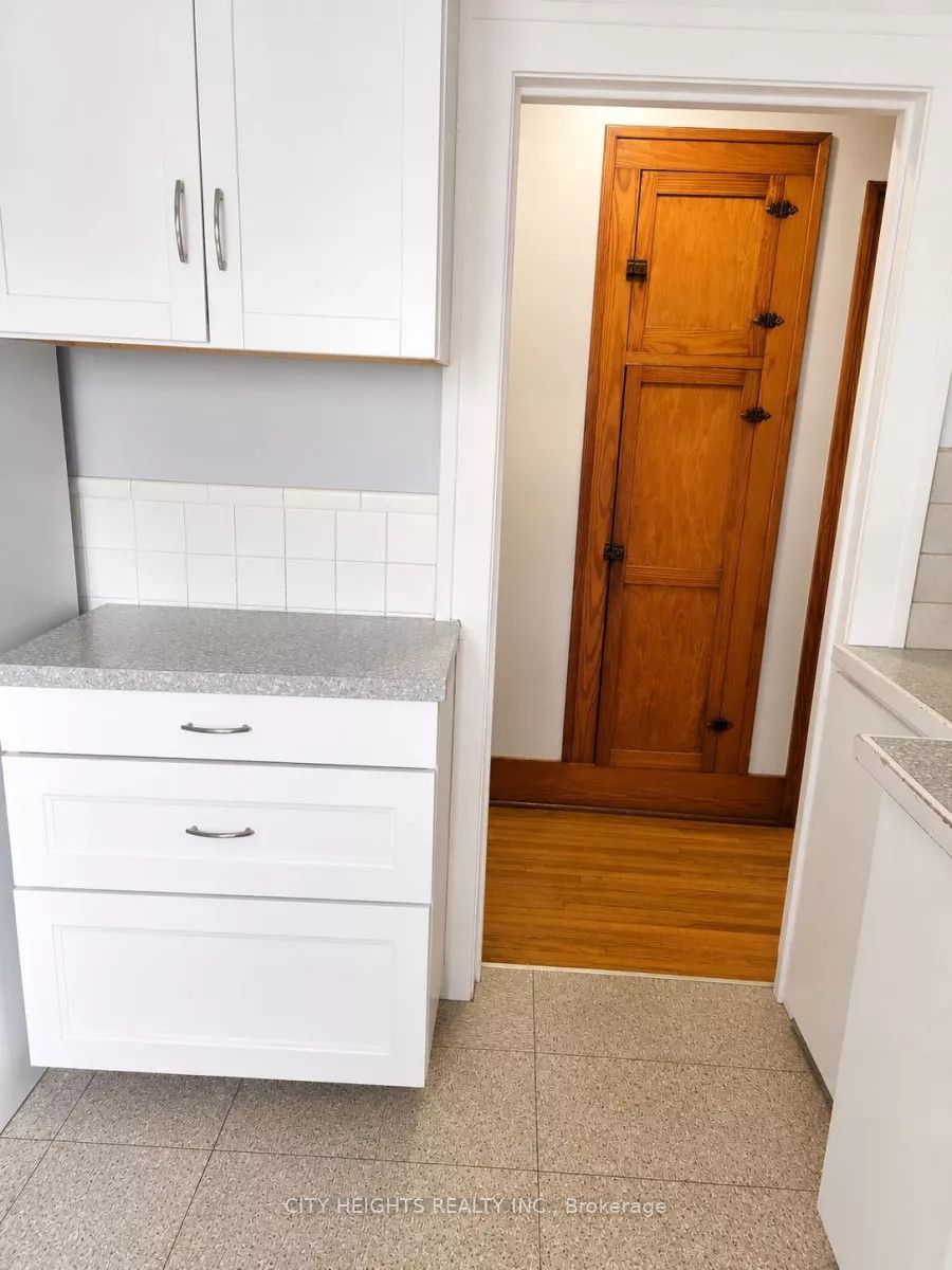 1264 Elsmere Avenue #2, Windsor, ON N8X 4G5 photo 4