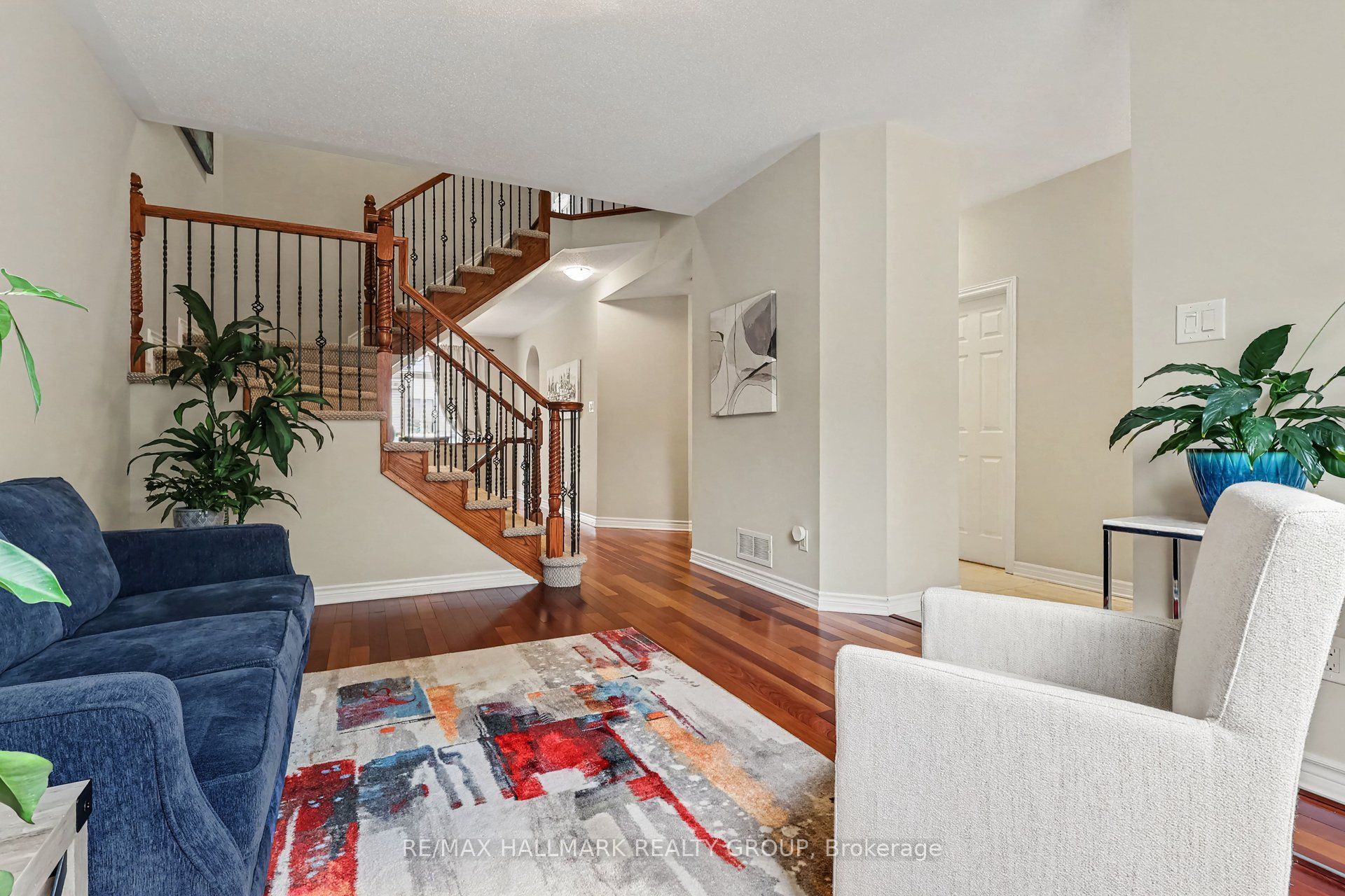 302 Grayburn Way, Barrhaven, ON K2J 0V8 photo 3