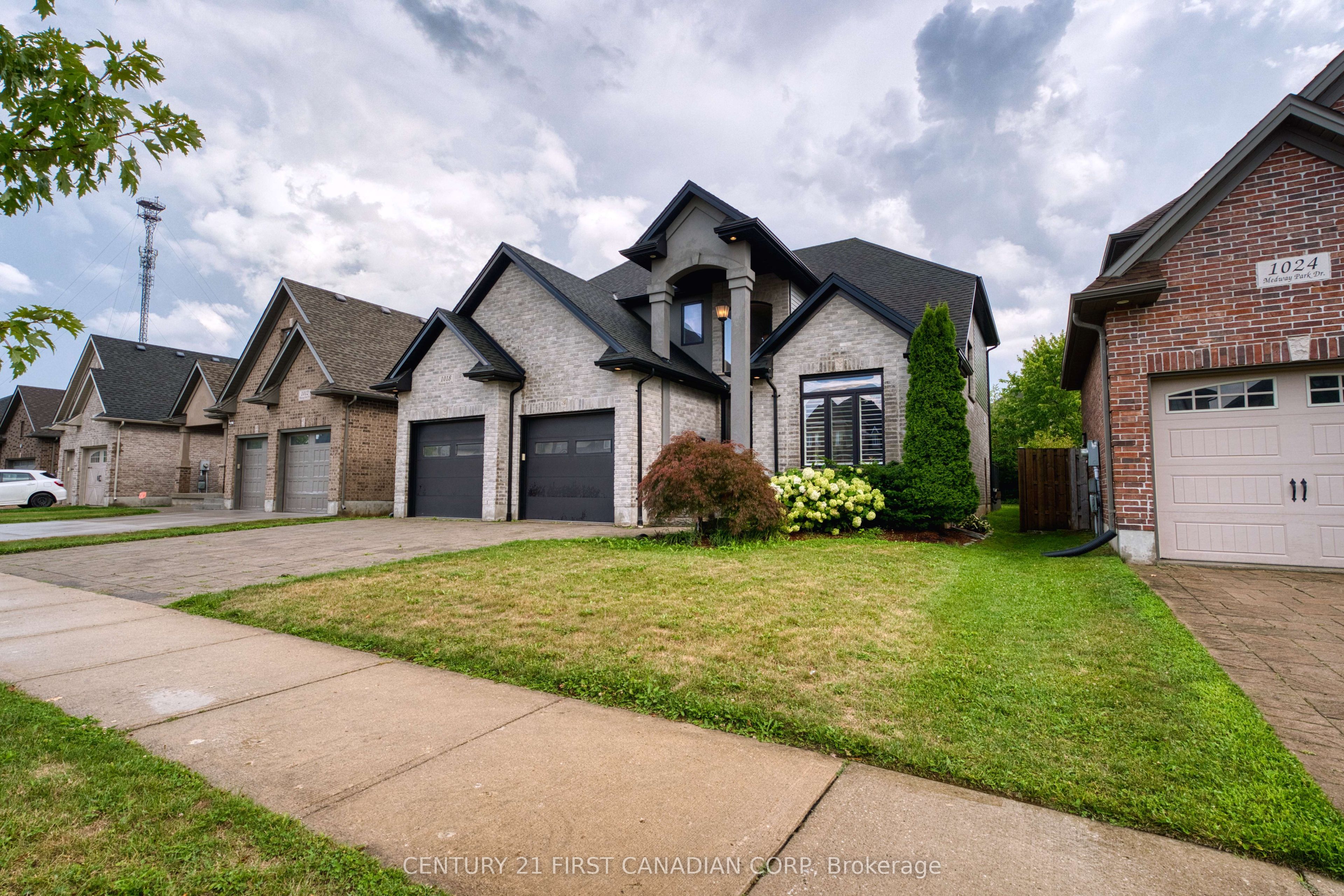 1018 Medway Park Drive, London North, ON N6G 0E4 photo 2
