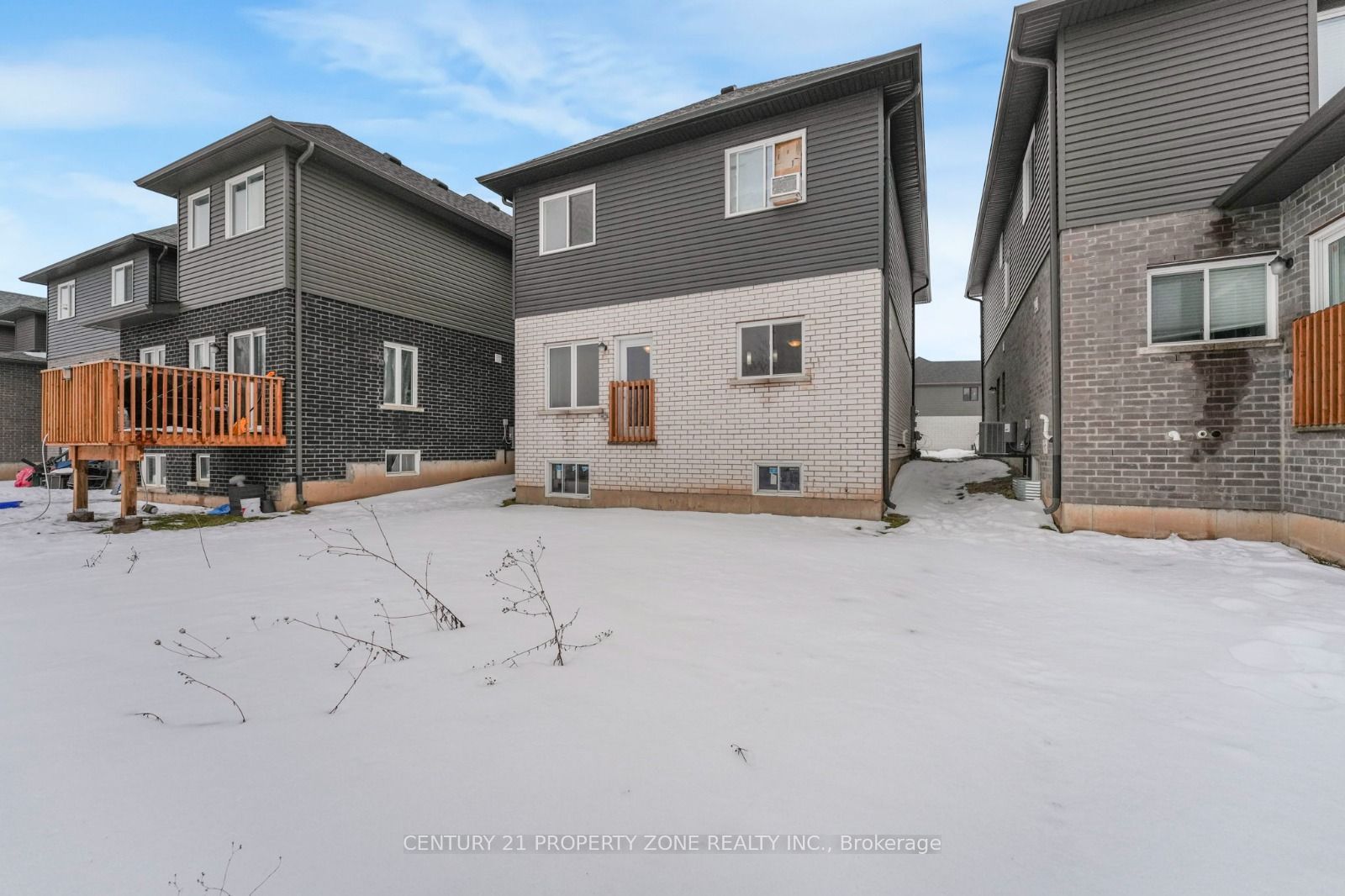35 Caroline Street, Welland, ON L3B 0J8 photo 2