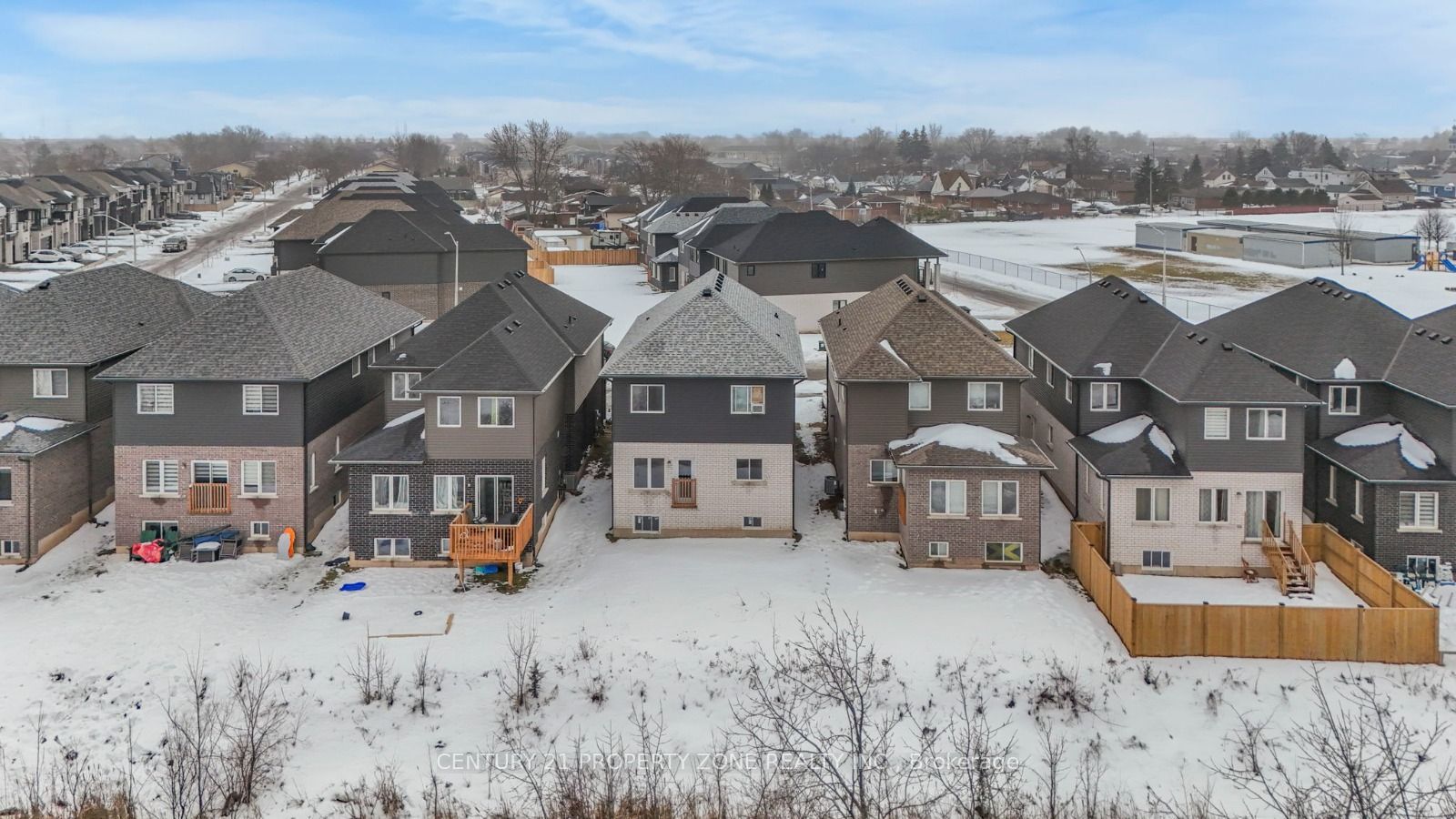 35 Caroline Street, Welland, ON L3B 0J8 photo 3