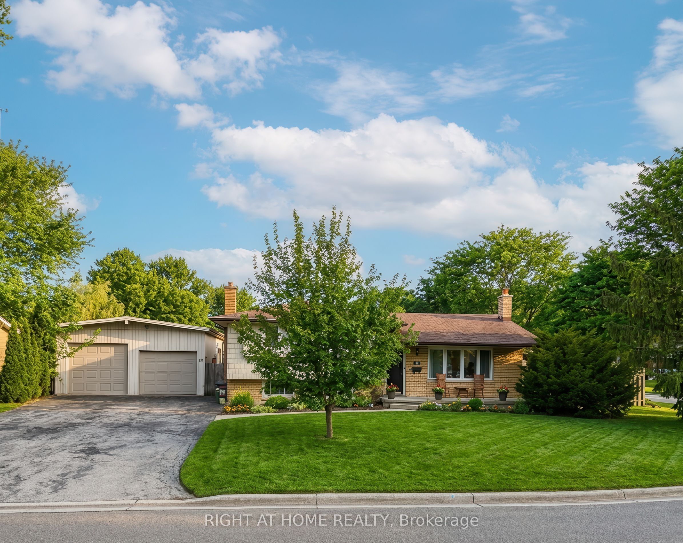 68 Downing Crescent, London South, ON N6C 3C8
