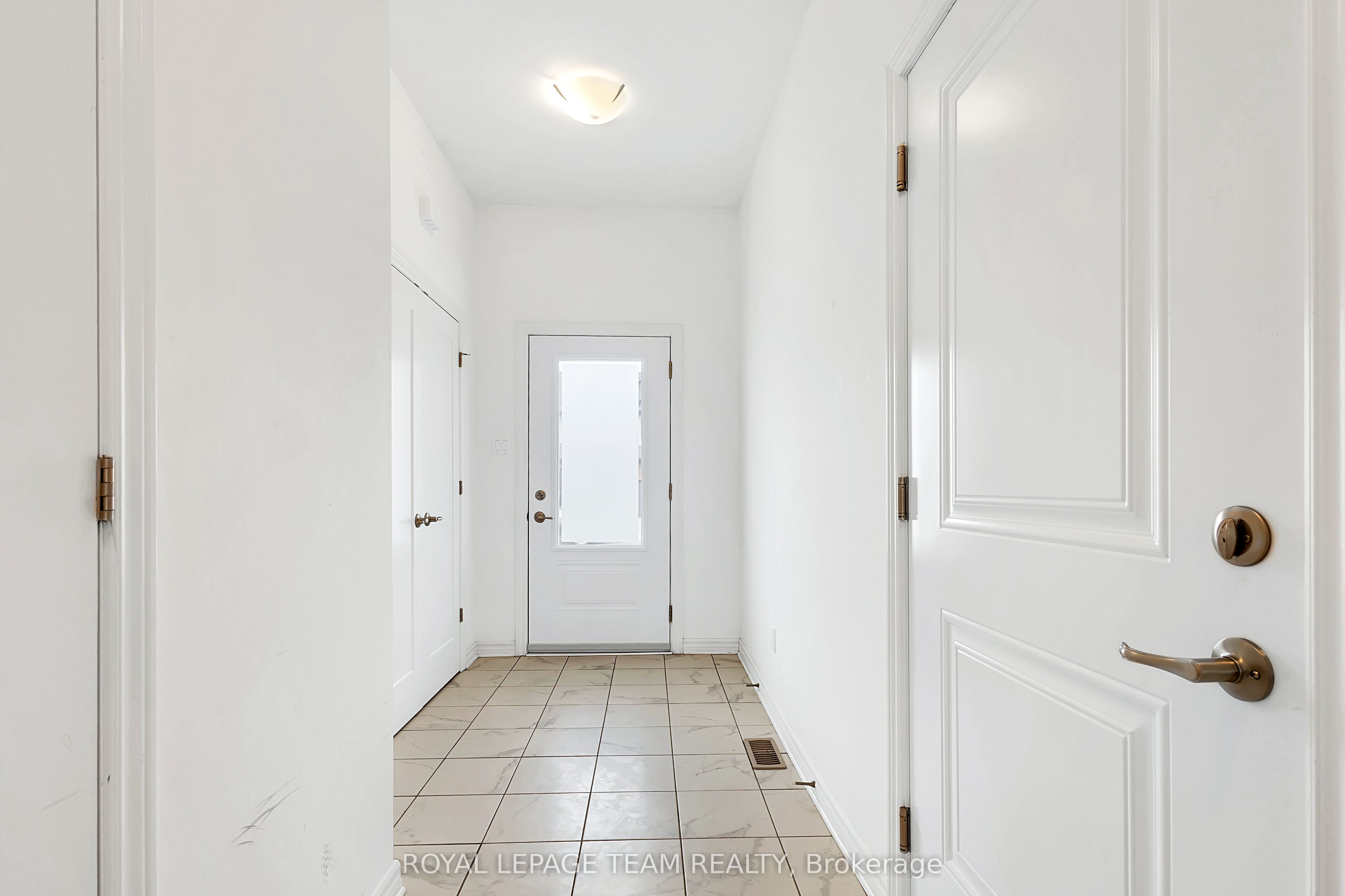 126 Dowdall Circle, Carleton Place, ON K7C 0S4 photo 3
