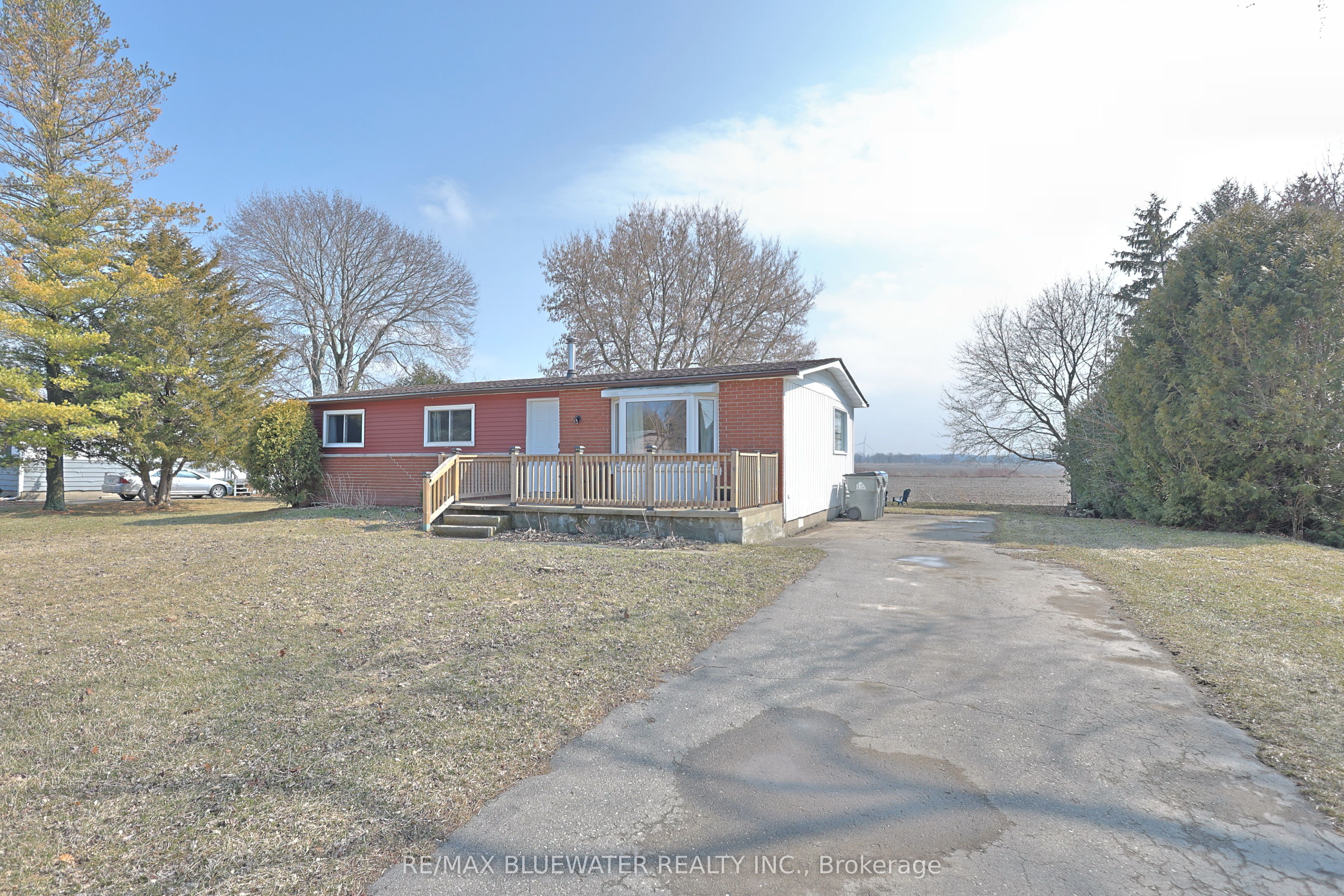 9897 Eric Street, Lambton Shores, ON N0M 2N0