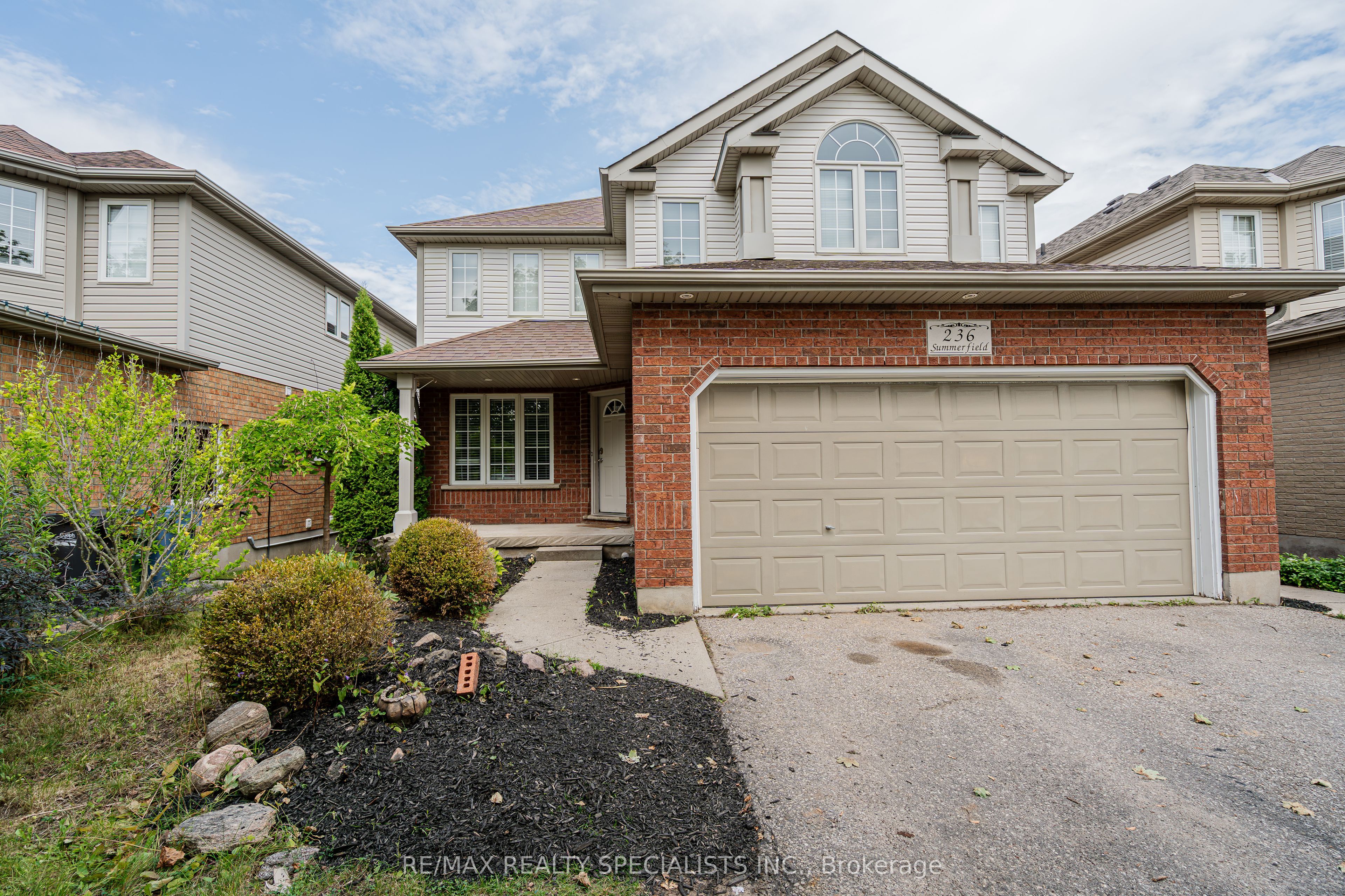 236 SUMMERFIELD Drive, Guelph, ON N1L 1L5