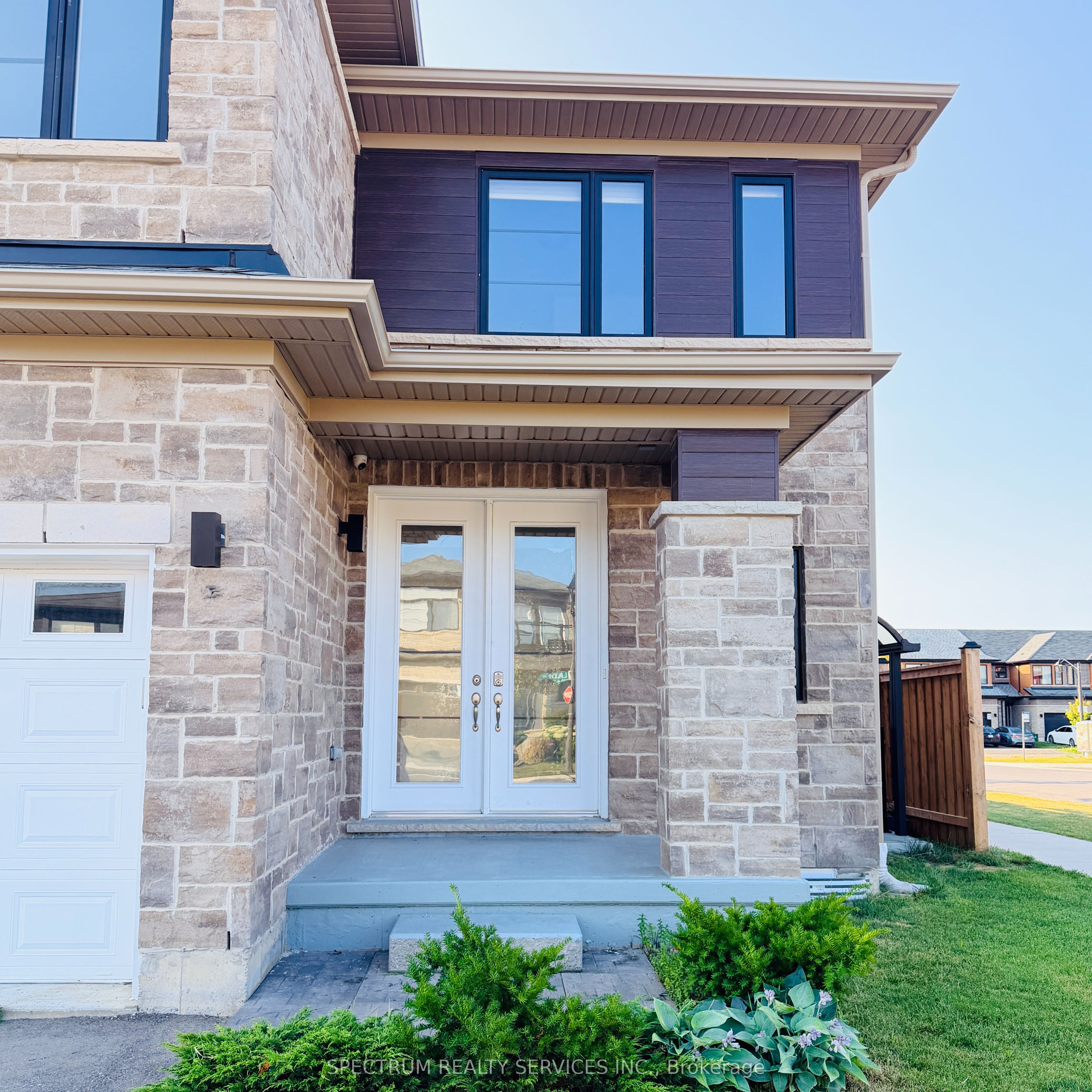41 Ladd Avenue, Brantford, ON N3T 0T4 photo 3