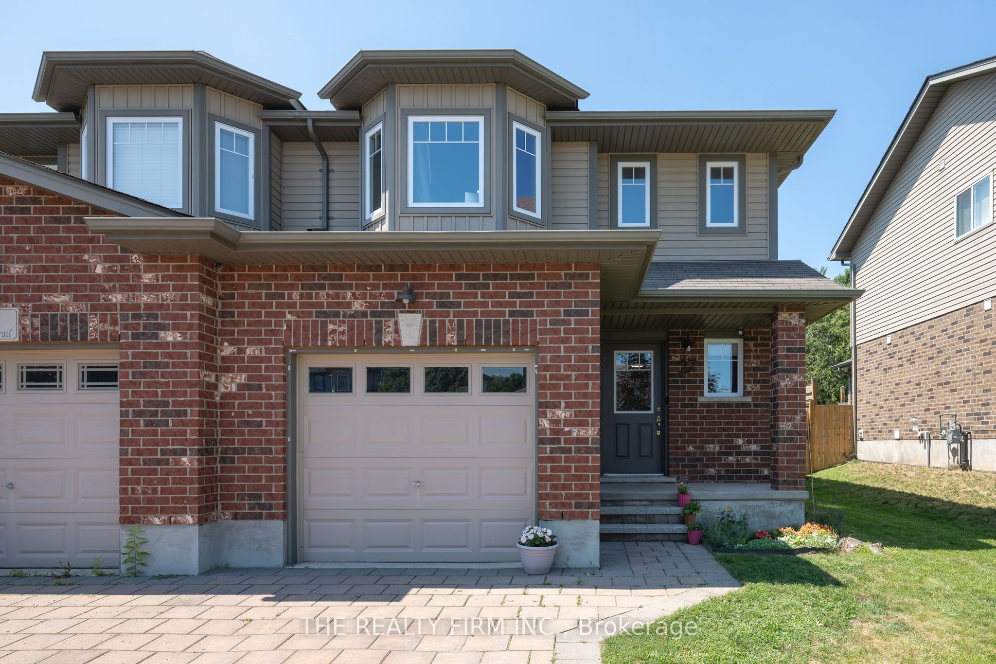 27 Leesboro Trail, Thames Centre, ON N0M 2P0 photo 3