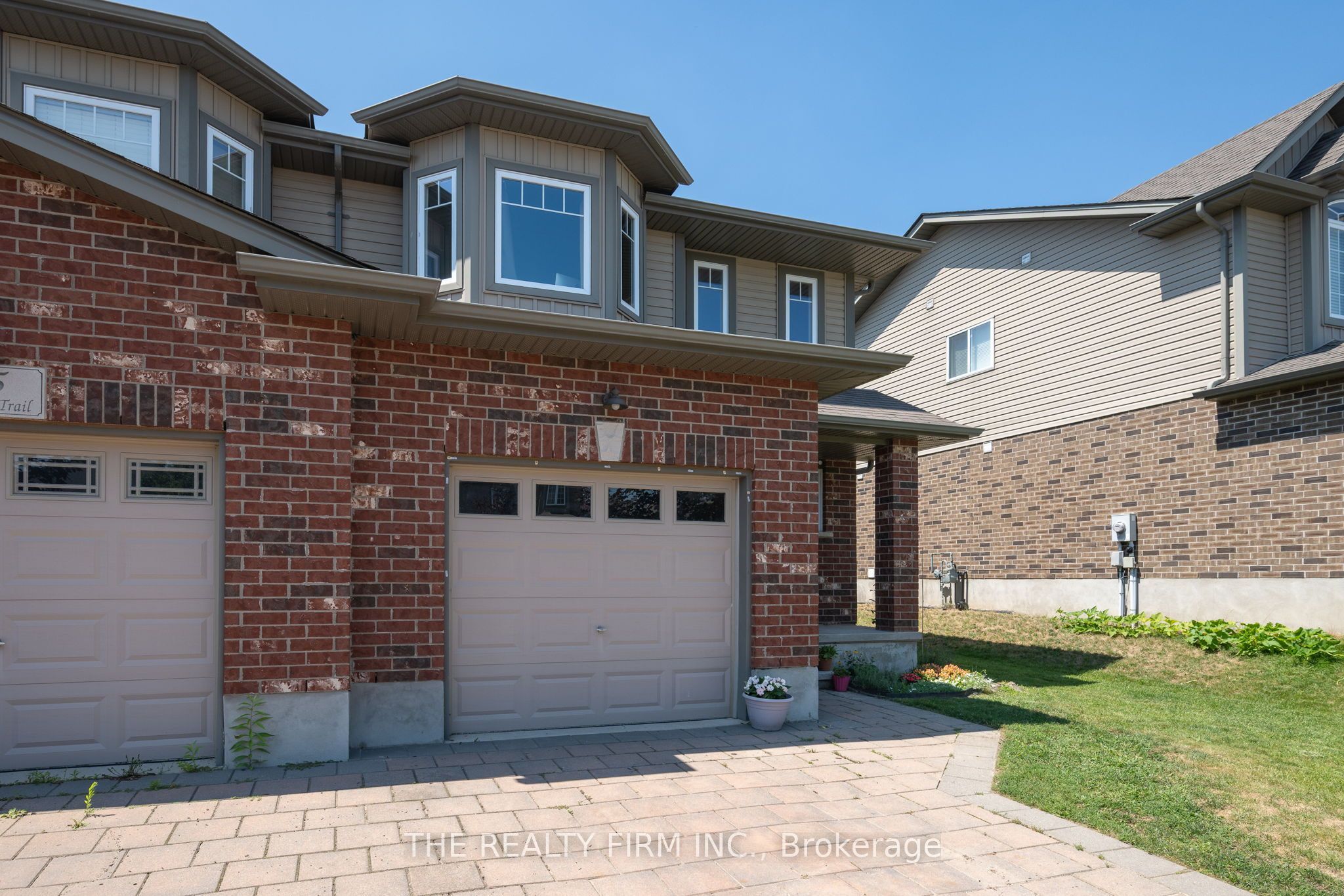 27 Leesboro Trail, Thames Centre, ON N0M 2P0 photo 4