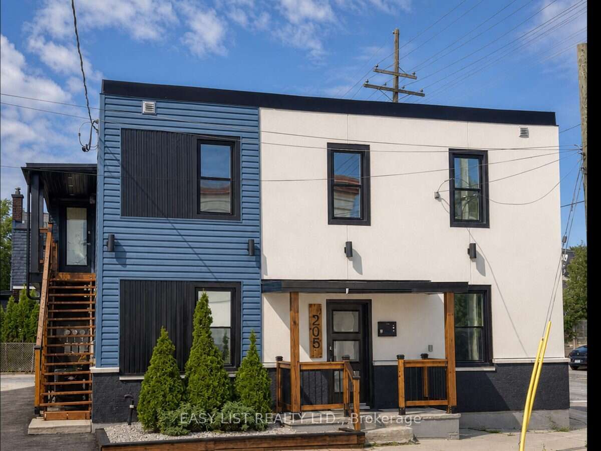 205 Marier Avenue, Vanier and Kingsview Park, ON K1L 5R6
