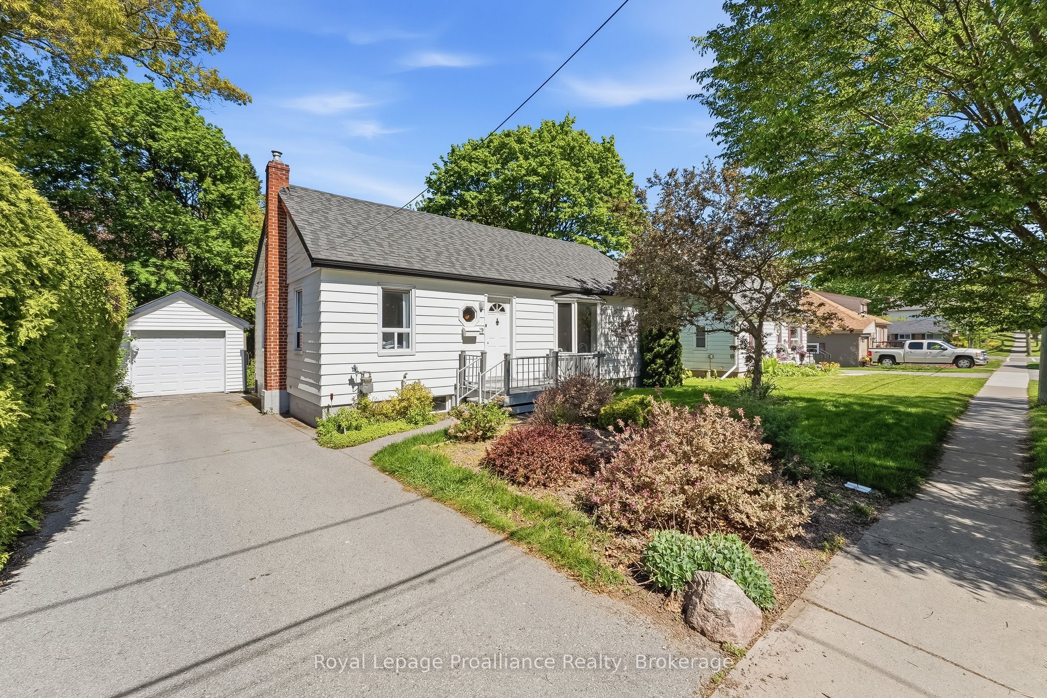 29 Bramley Street S, Port Hope, ON L1A 3J9 photo 2