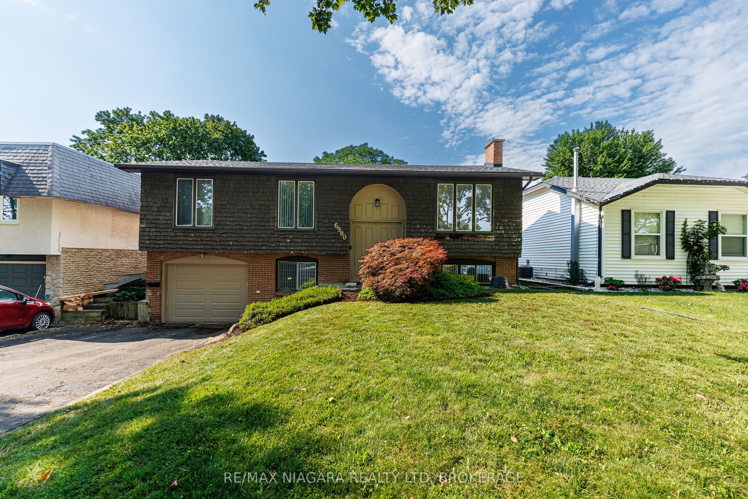 6980 Dolphin Street, Niagara Falls, ON L2E 6Y2 photo 2