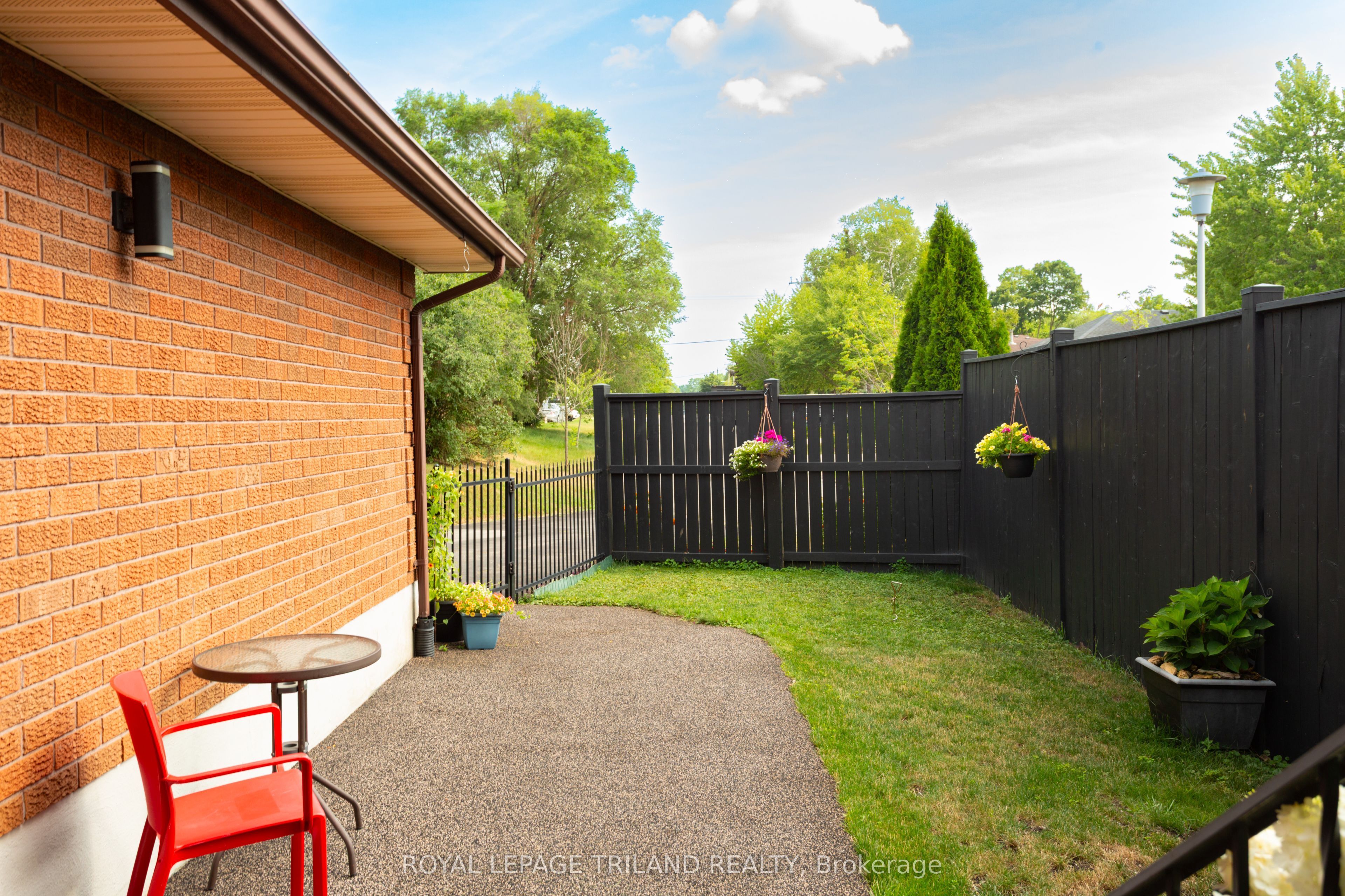 419 Mcnay Place, London East, ON N5Y 5K5 photo 3