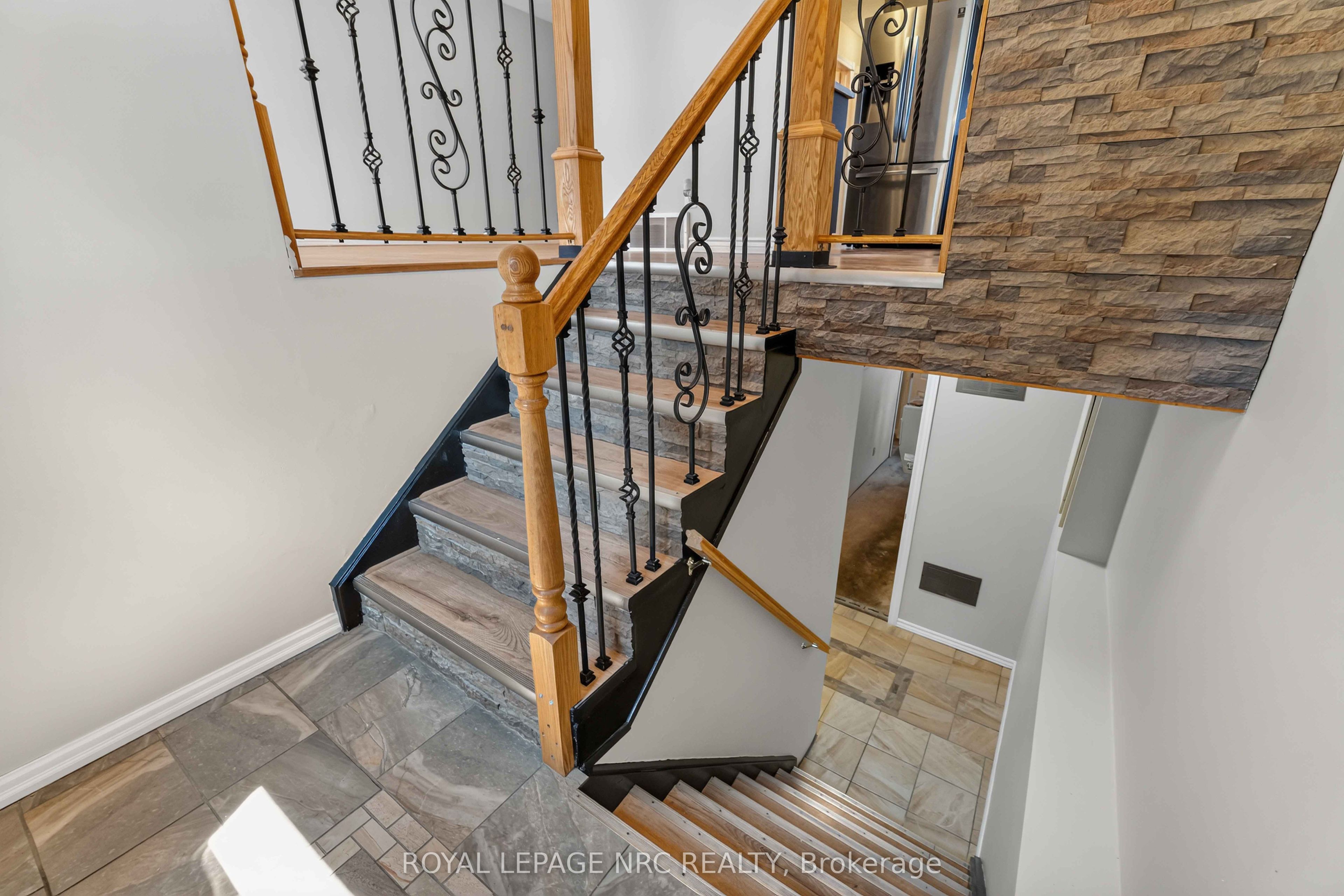 4 Saturn Road, Port Colborne, ON L3K 6B2 photo 3