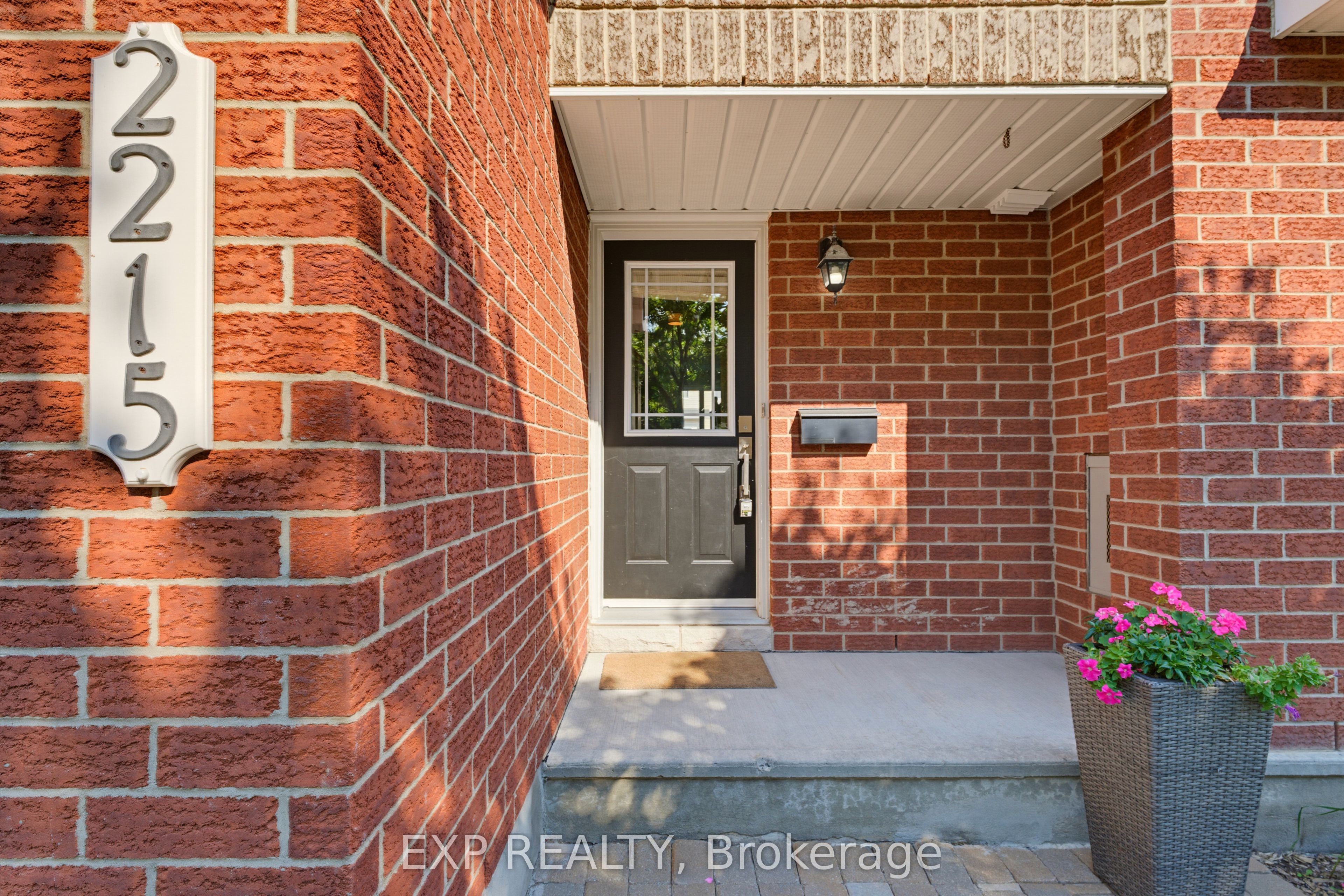 2215 Silverado Crescent, Orleans - Cumberland and Area, ON K4A 4V2 photo 3