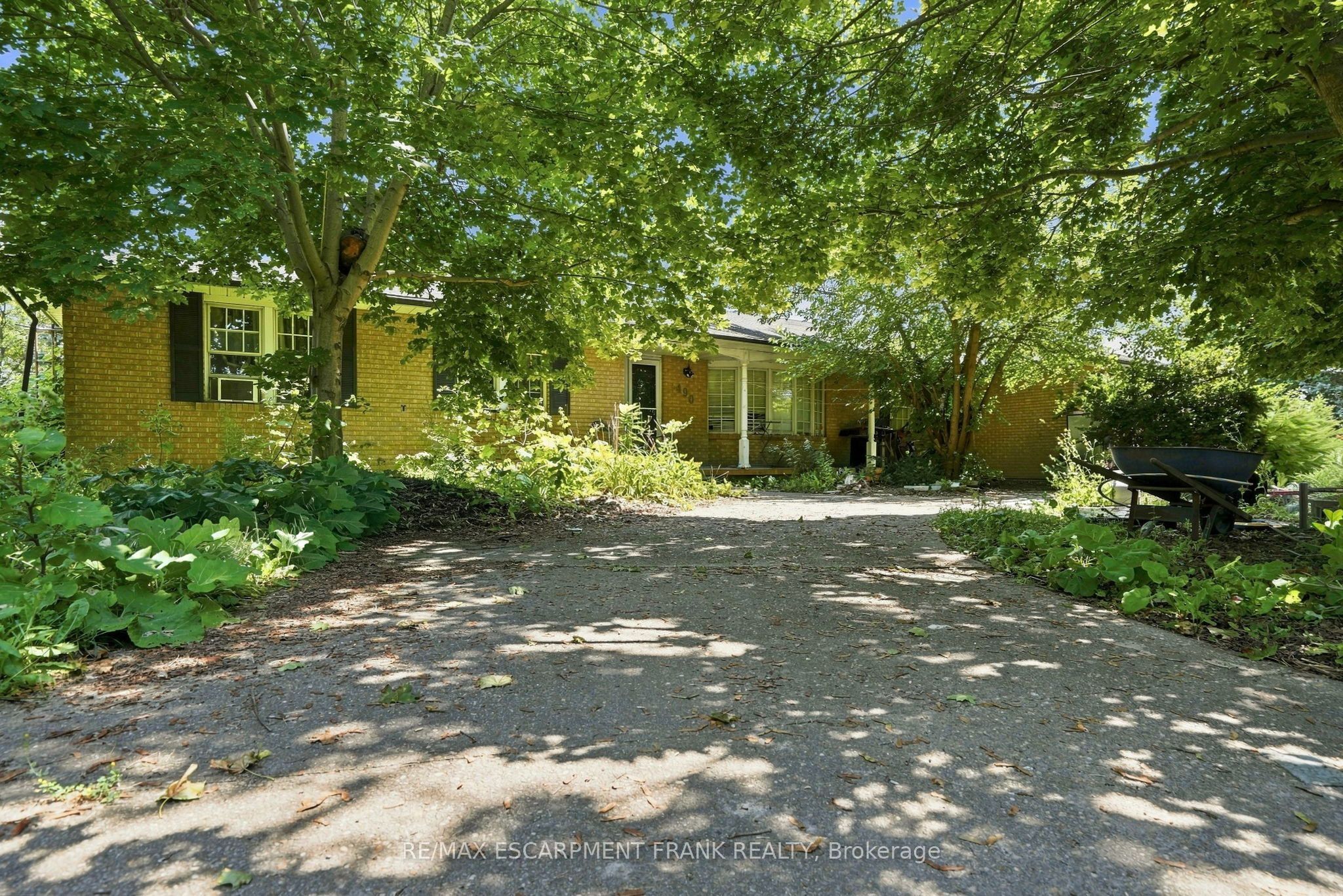 490 Tapleytown Road, Hamilton, ON L8J 3K6 photo 3