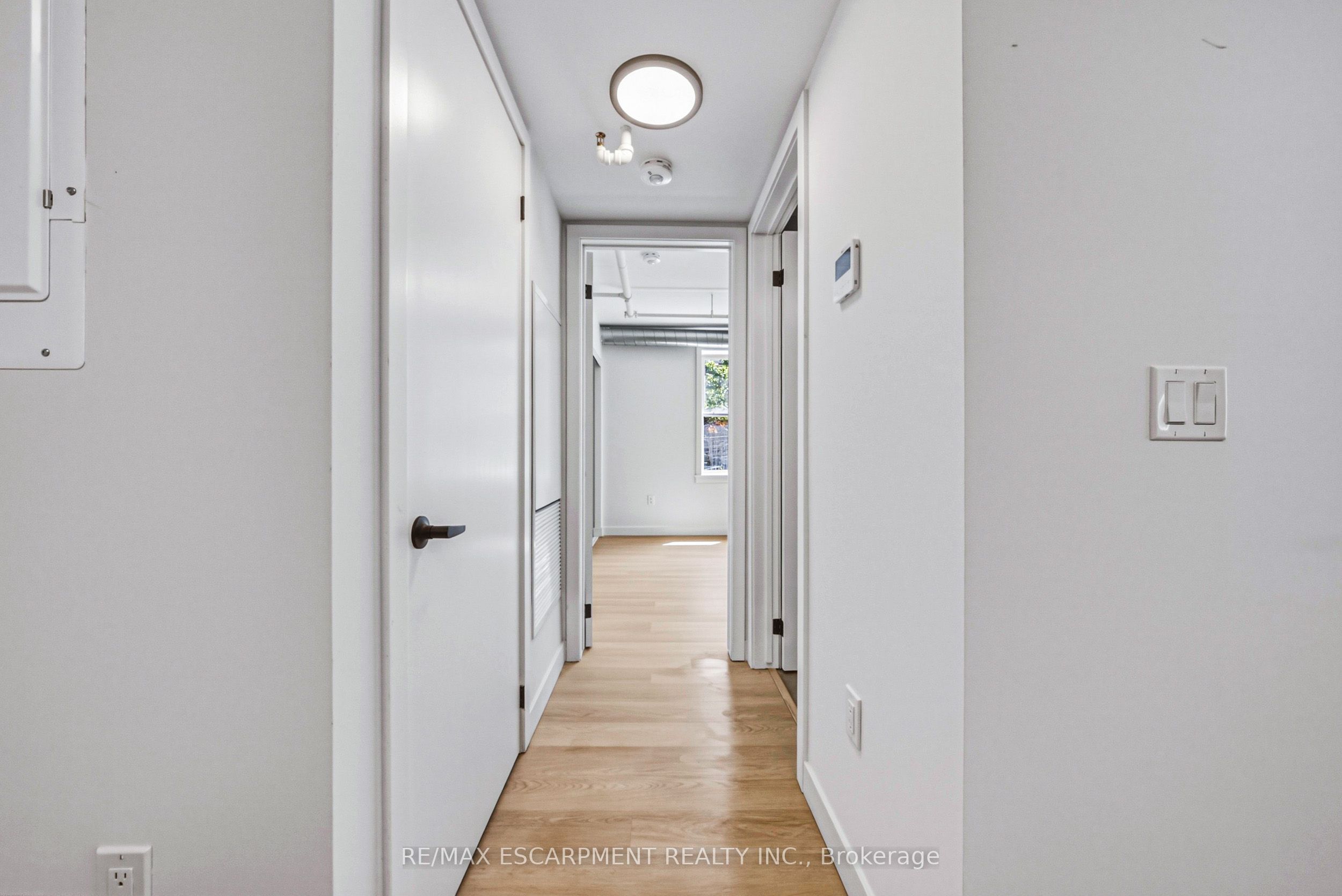 325 James Street S 208, Hamilton, ON L8P 3B7 photo 2